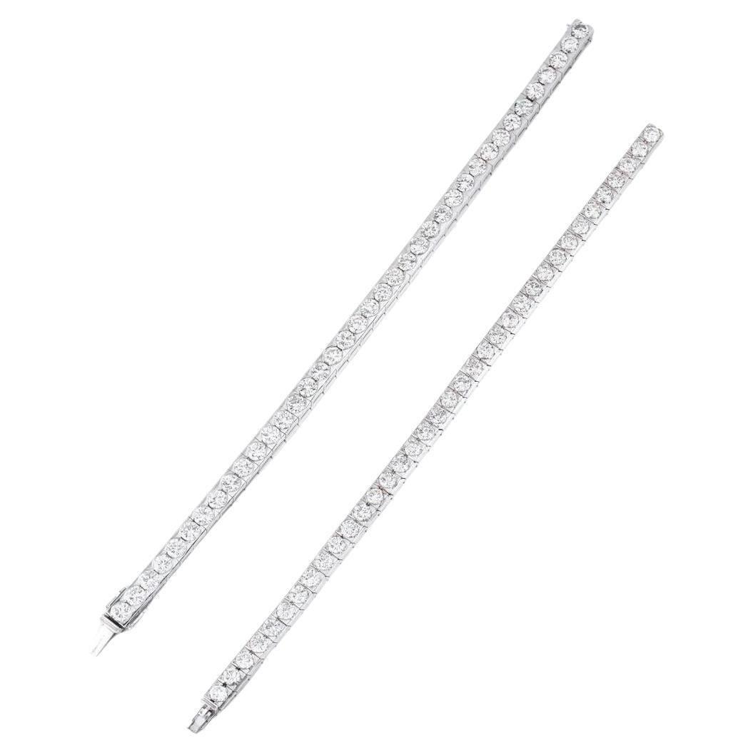 Une paire de bracelets en diamant sertis de diamants de taille brillante en vente