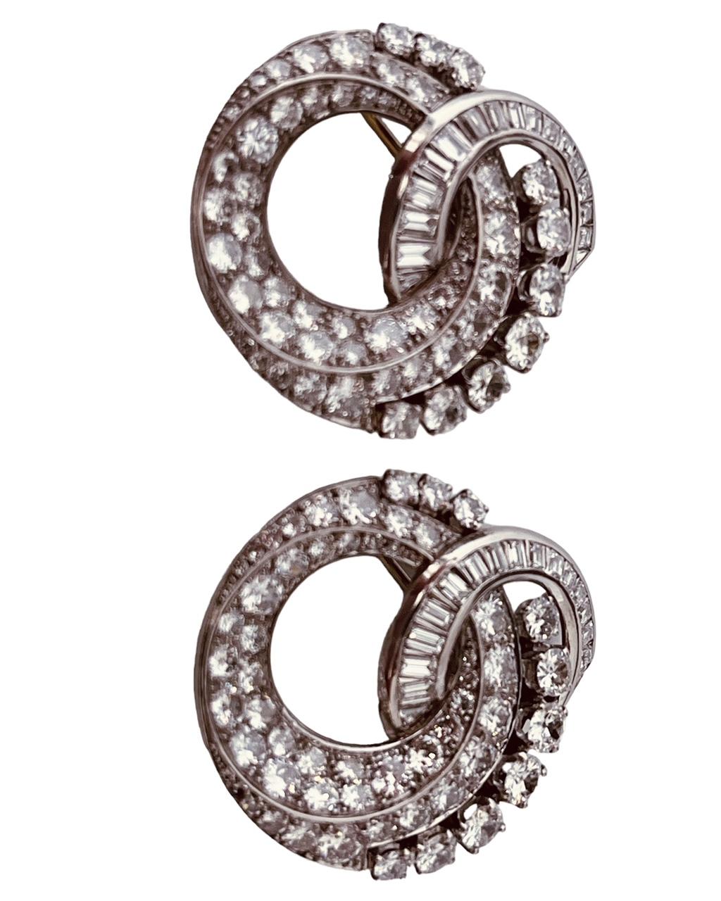 Women's A Pair Of 10 Carats  Diamond Clip Brooches Mounted In Platinum. Circa 1930 For Sale