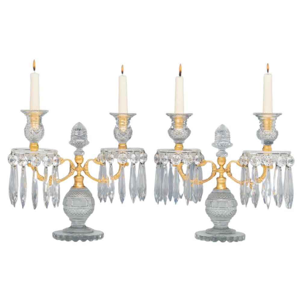 Paire de candélabres de style Régence taillés en diamant