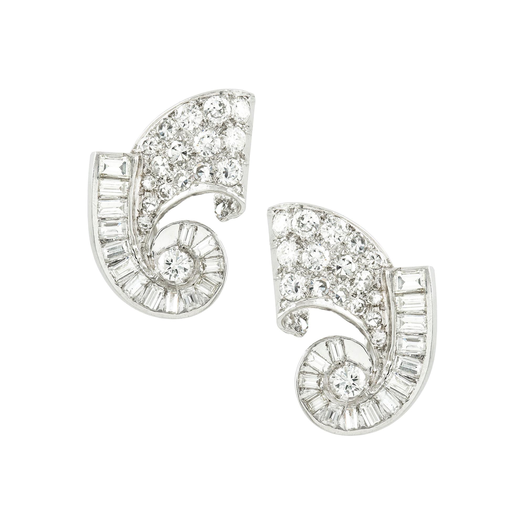 Pair of Diamond Clip Earrings For Sale at 1stDibs