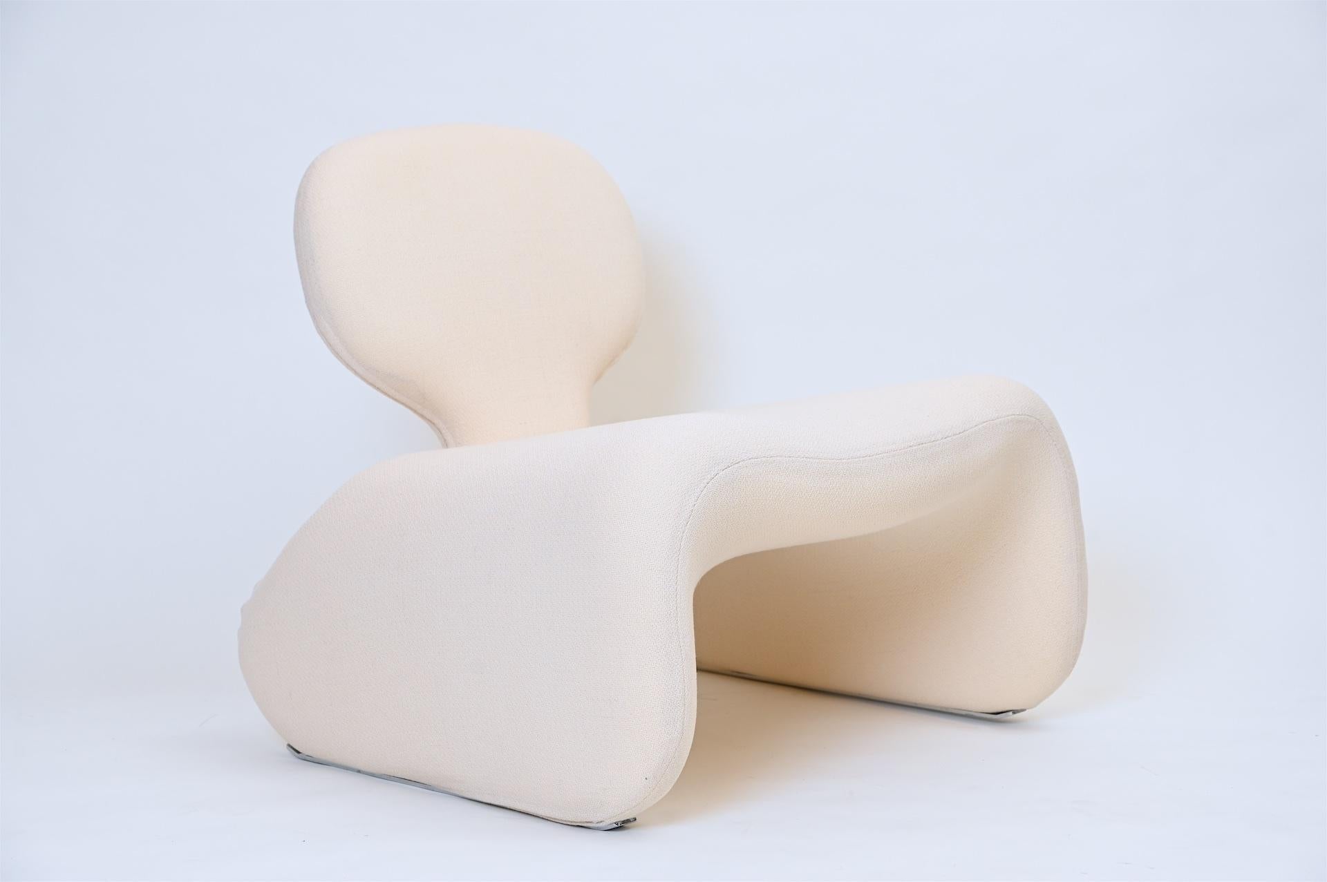 Pair of Djinn Chairs in Off-White Mohair 2