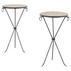 Paire de tables à boissons à la manière de Jean-Michel Frank. Contemporain.