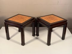 Paire de tables d'appoint Dunbar de style asiatique avec plateau en liège