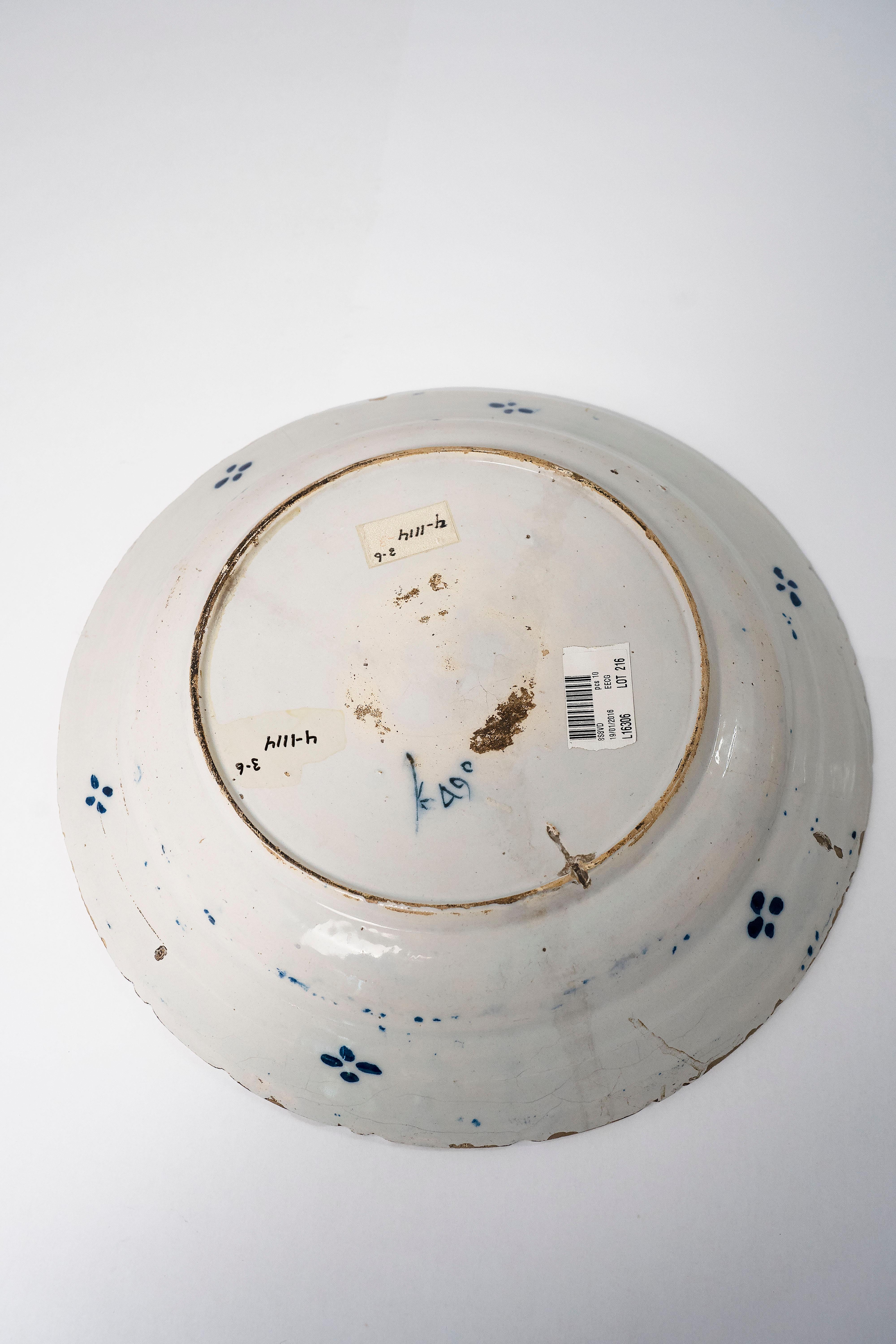 Colonial hollandais Paire de CHARGERS DUTCH DELFT, vers 18ème siècle en vente