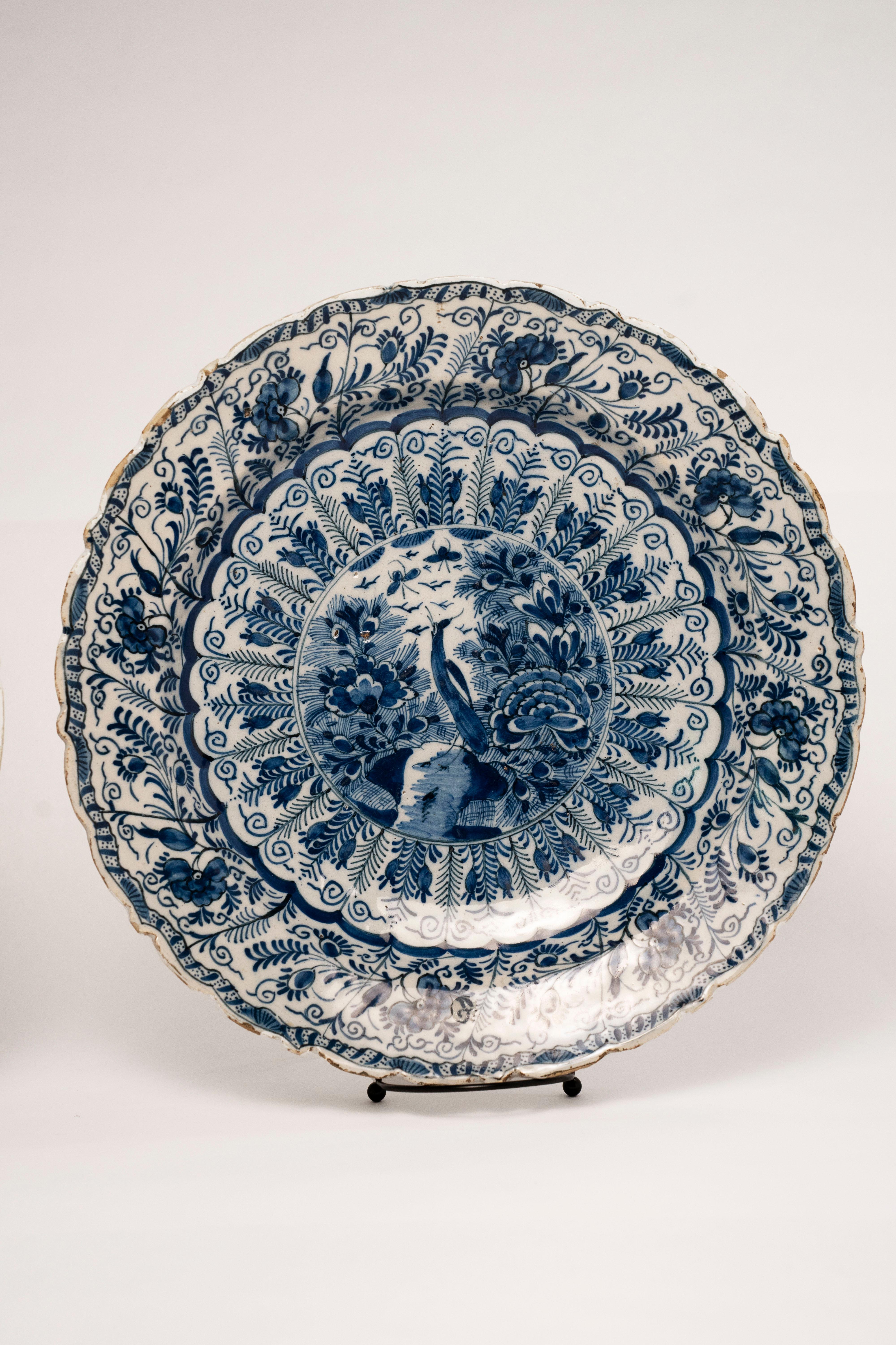 Peint à la main Paire de CHARGERS DUTCH DELFT, vers 18ème siècle en vente