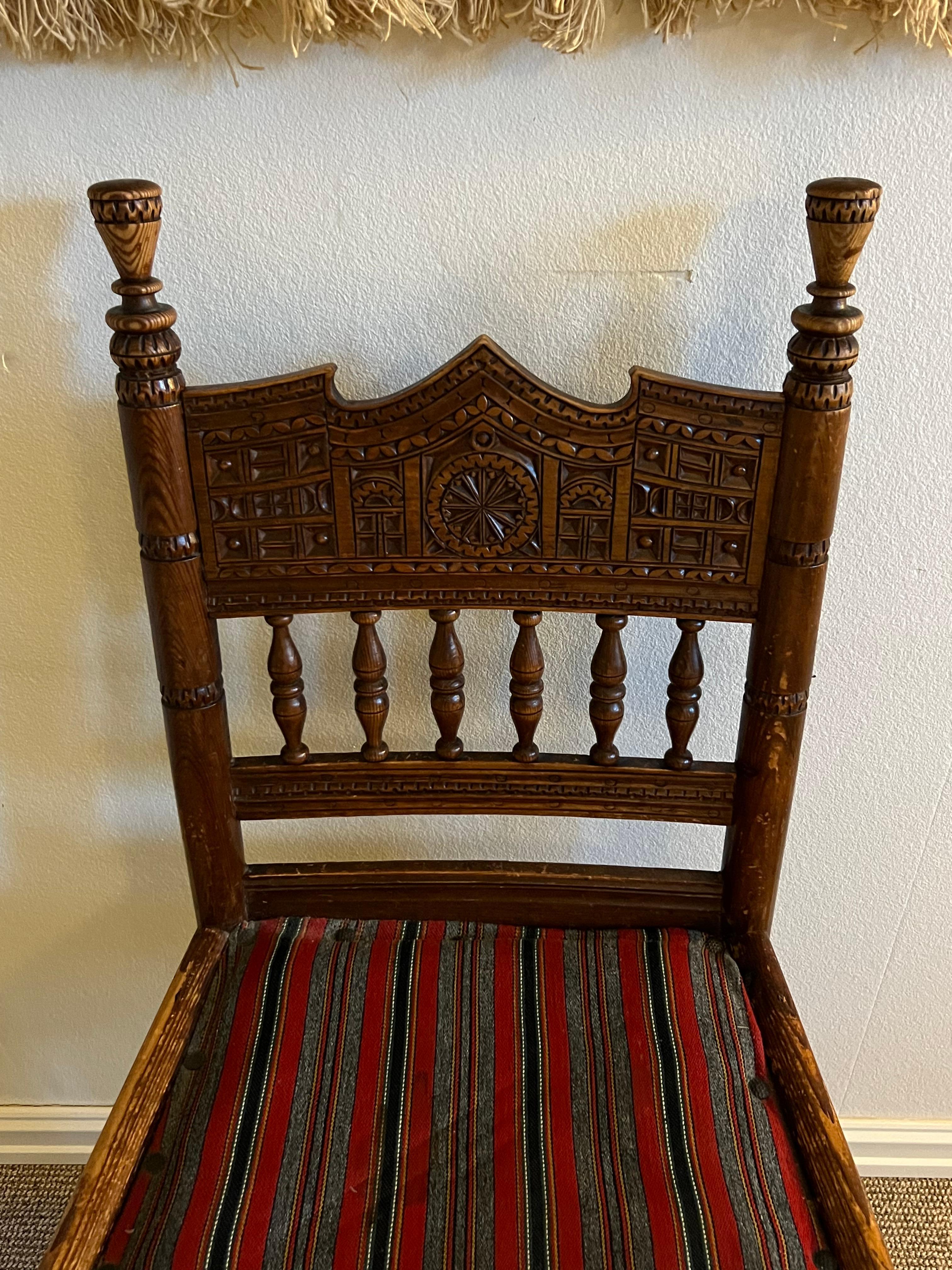 Paire de chaises en pin de ferme du début des années 1800, art populaire fait à la main, Norvège en vente 5