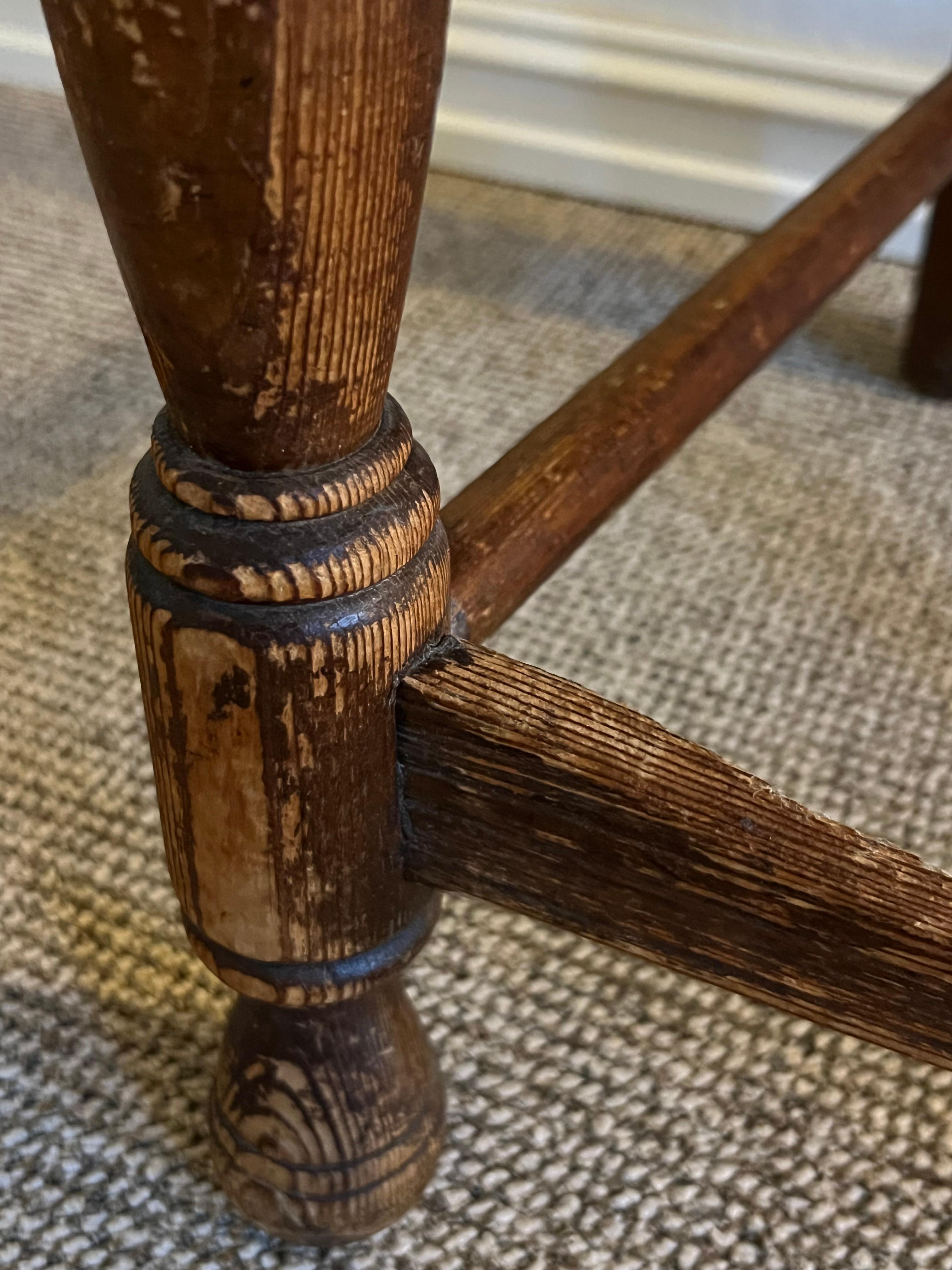 Paire de chaises en pin de ferme du début des années 1800, art populaire fait à la main, Norvège en vente 7