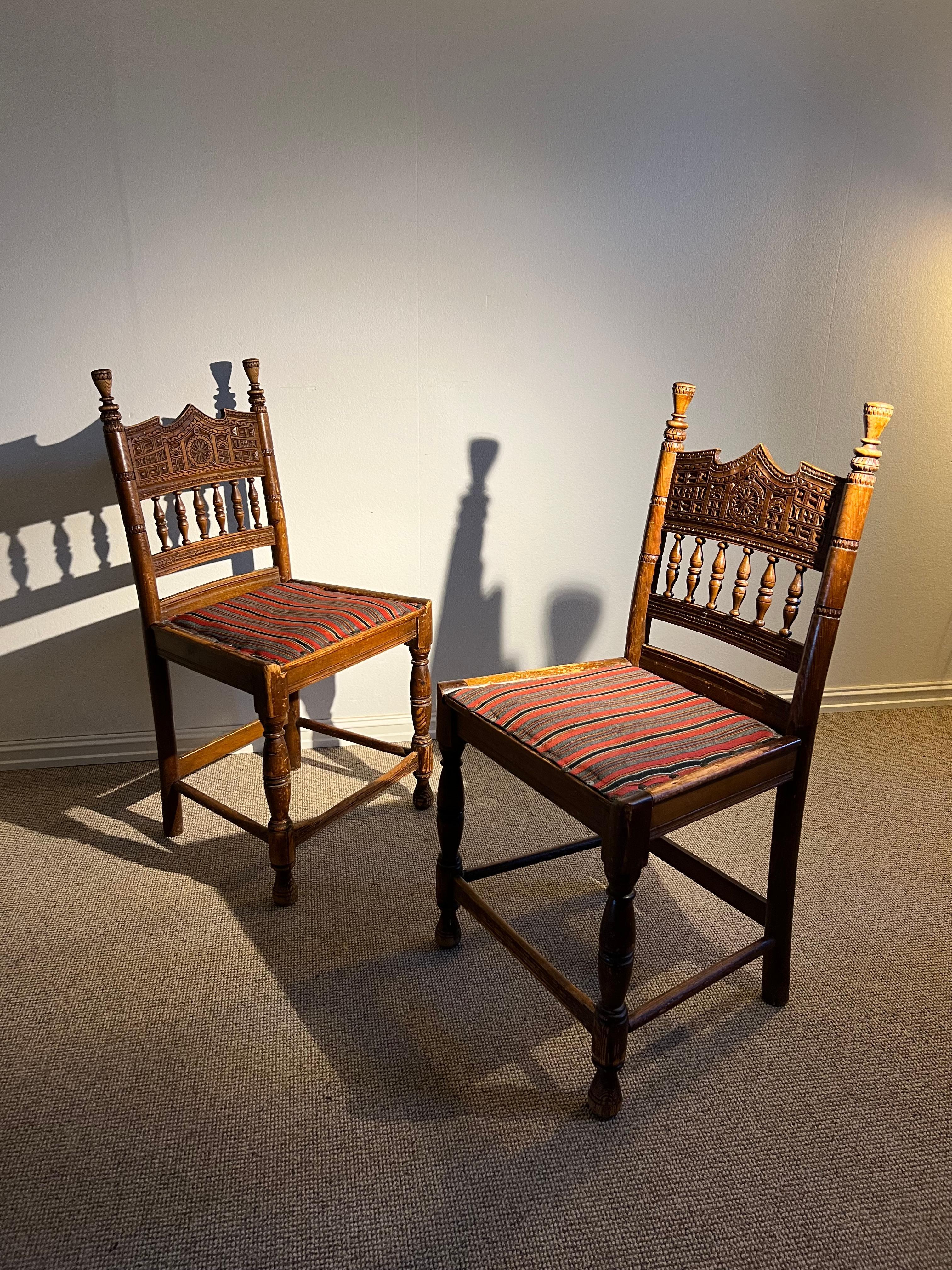 Paire de chaises en pin de ferme du début des années 1800, art populaire fait à la main, Norvège en vente 10