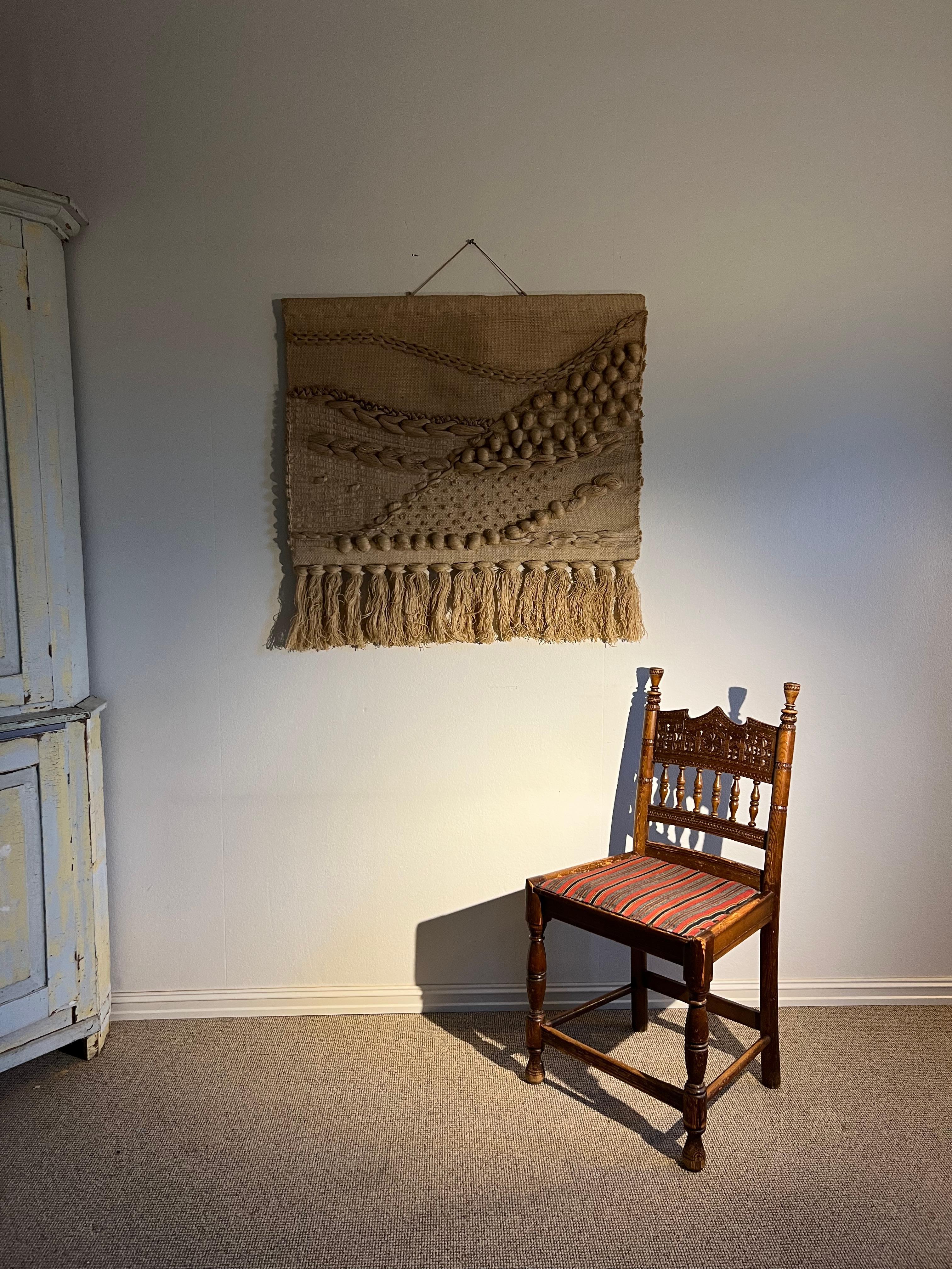 Paire de chaises d'art populaire norvégien, vers 1800-1820

Importante et rare paire de chaises d'appoint assorties du début du XIXe siècle provenant de Rogaland/Vestland, Norvège. Représentant le summum de l'artisanat vernaculaire, chaque chaise