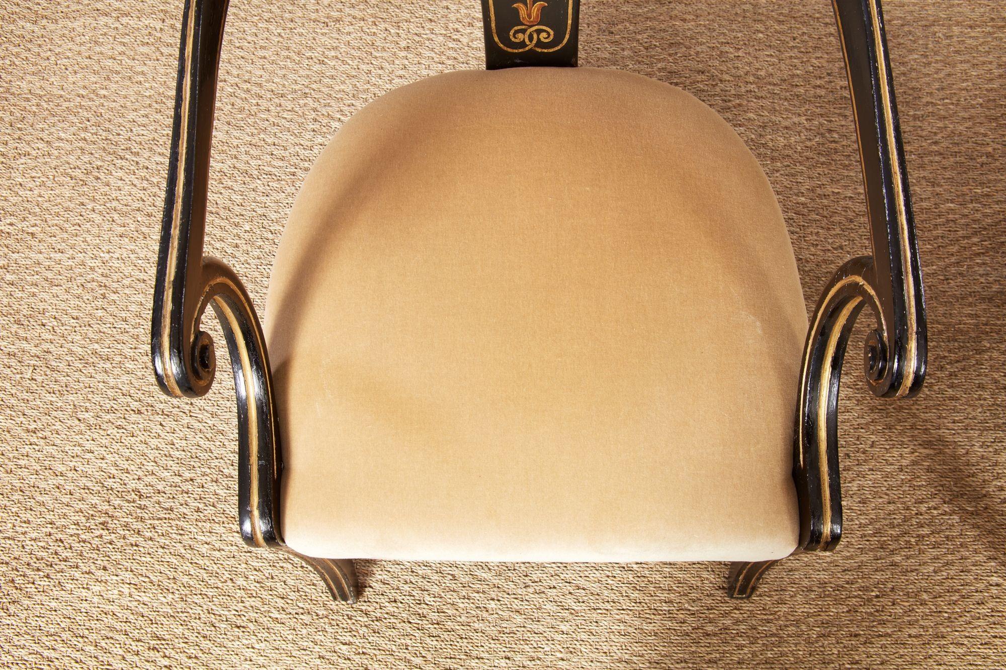 A Pair of Early 19th c. Painted Regency Spoonback Chairs For Sale 3