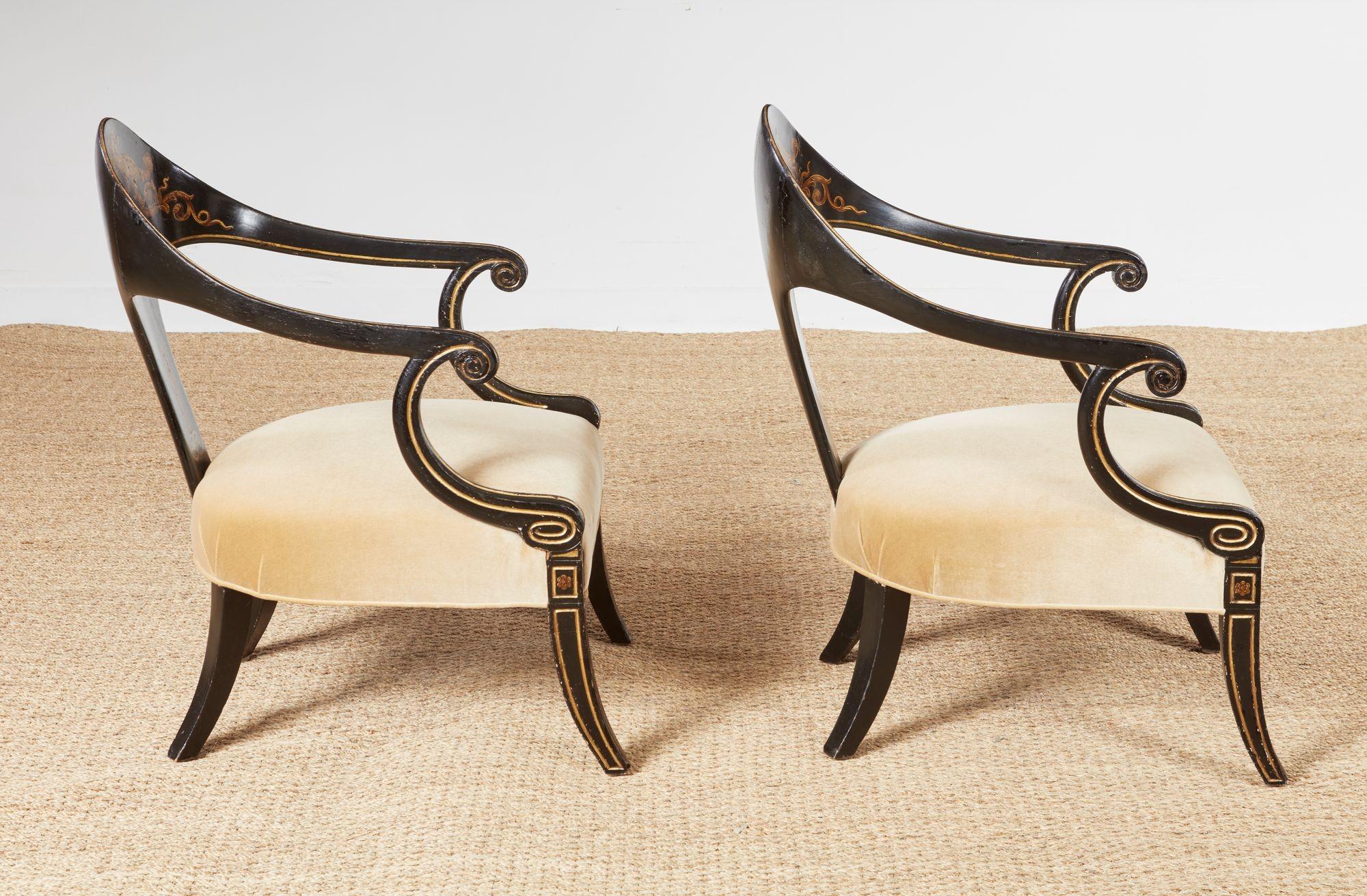 A Pair of Early 19th c. Painted Regency Spoonback Chairs For Sale 6