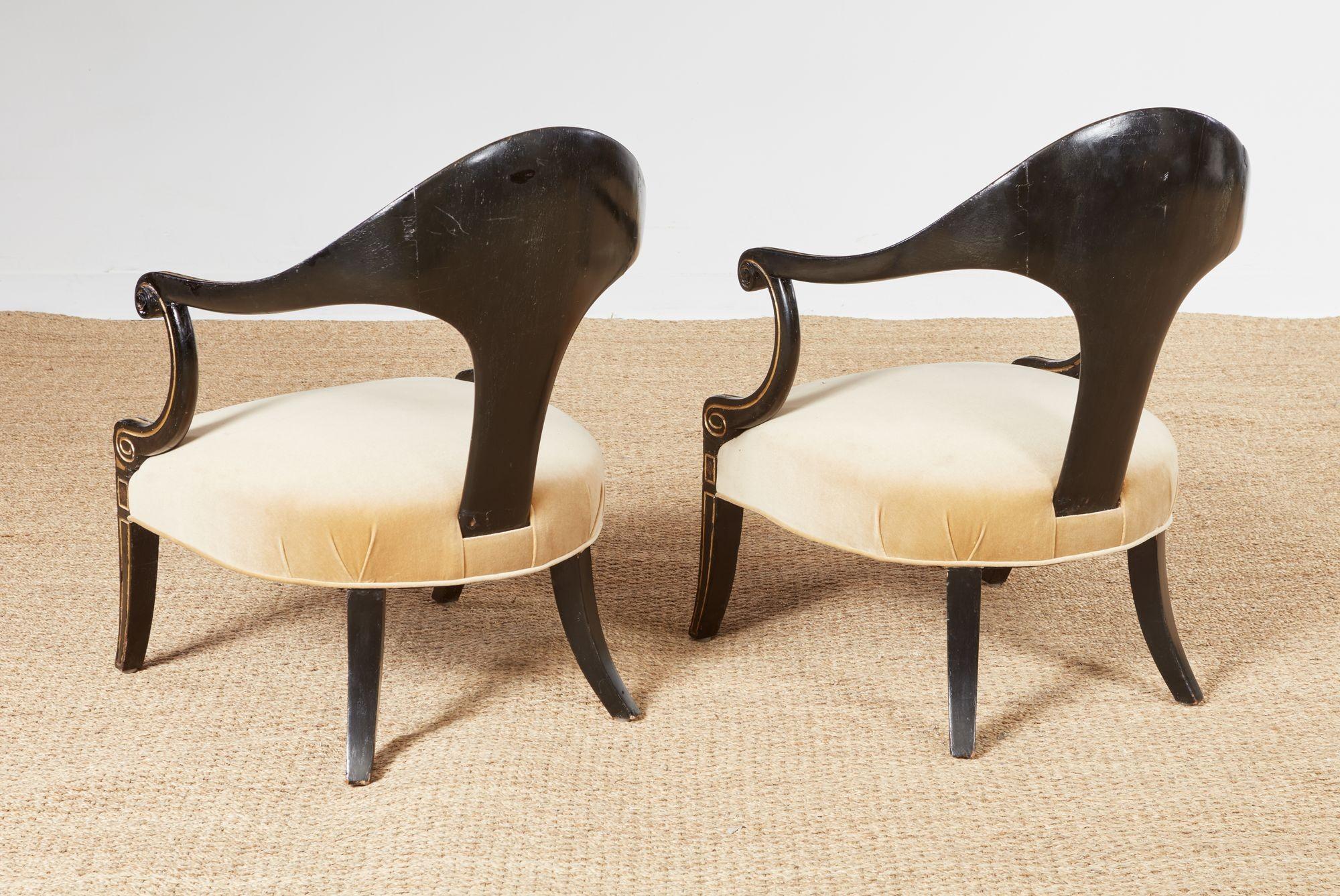A Pair of Early 19th c. Painted Regency Spoonback Chairs For Sale 8