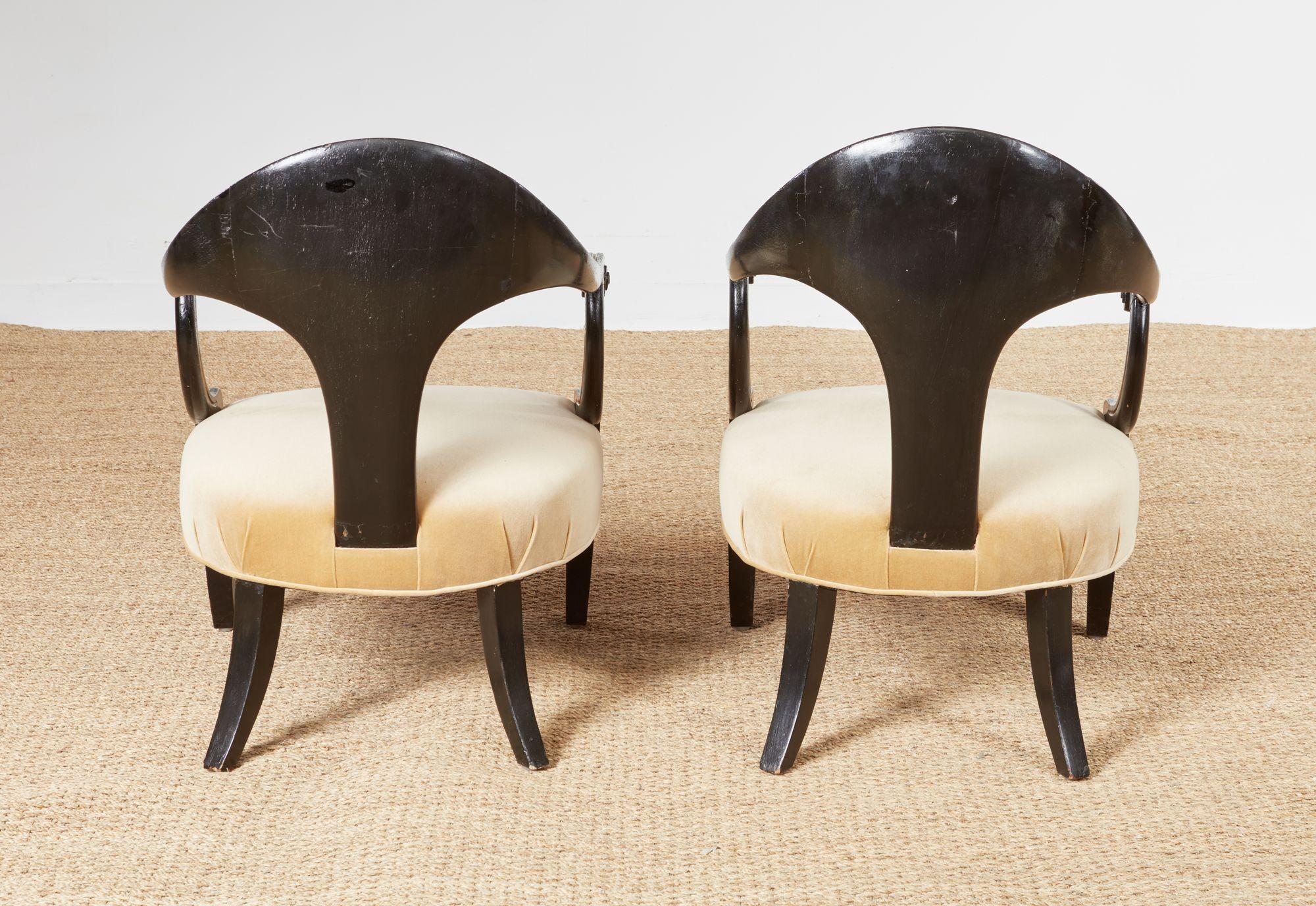 A Pair of Early 19th c. Painted Regency Spoonback Chairs For Sale 9