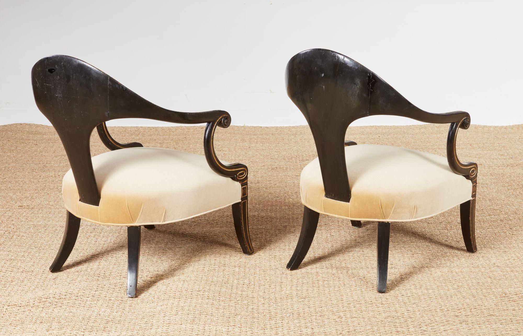 A Pair of Early 19th c. Painted Regency Spoonback Chairs For Sale 10