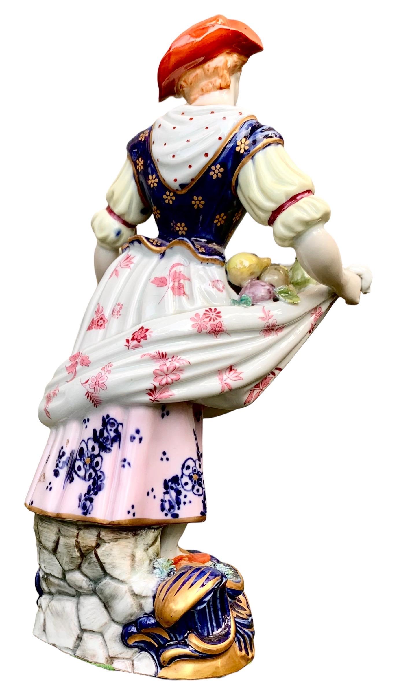 Début du XIXe siècle Paire de figurines en porcelaine de Sèvres du début du 19e C. en vente