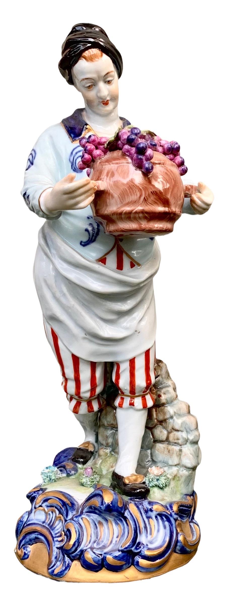 Belle Époque Paire de figurines en porcelaine de Sèvres du début du 19e C. en vente