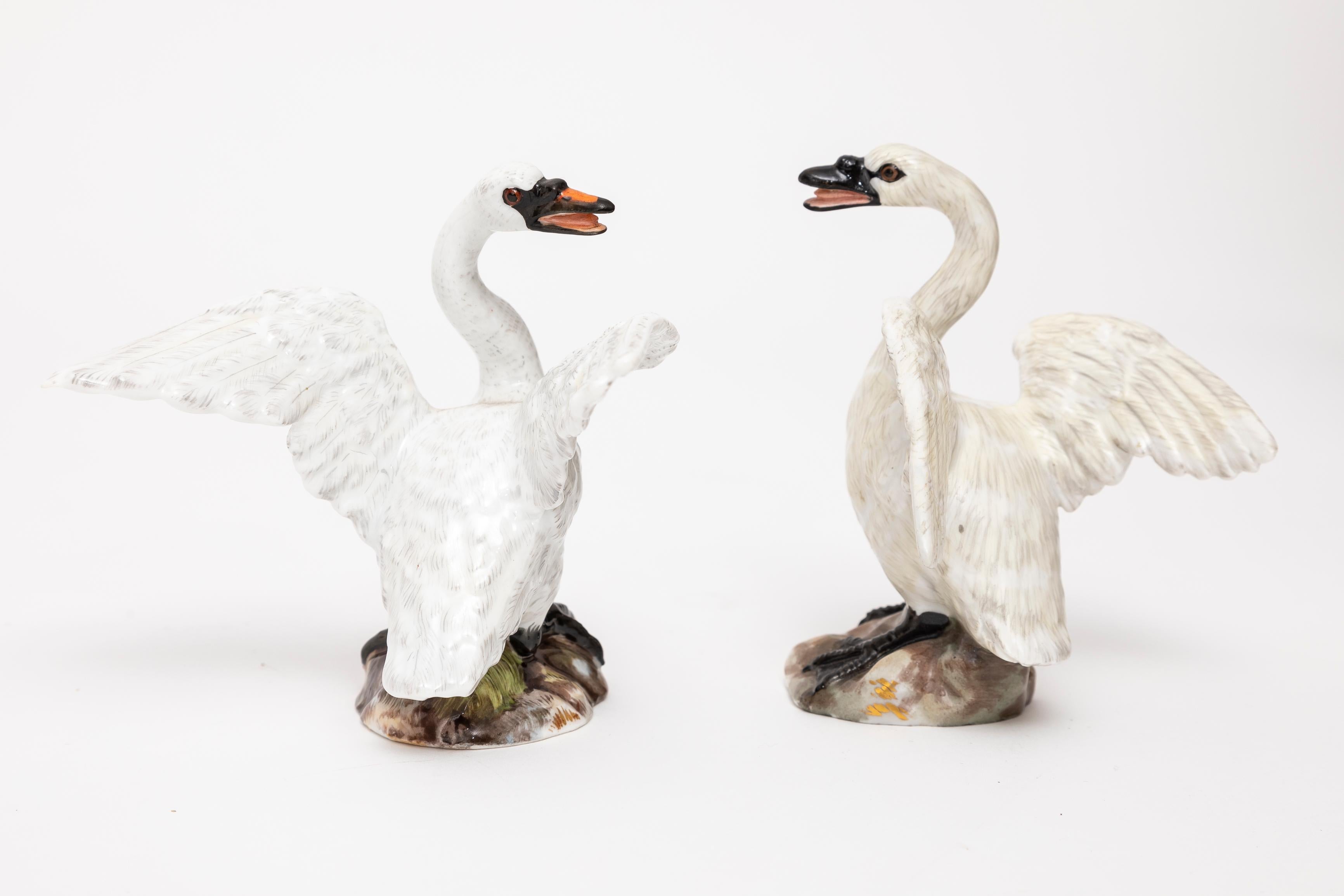 Hand-Painted A Pair of Early 19th Century Meissen Porcelain Figures of Swans For Sale