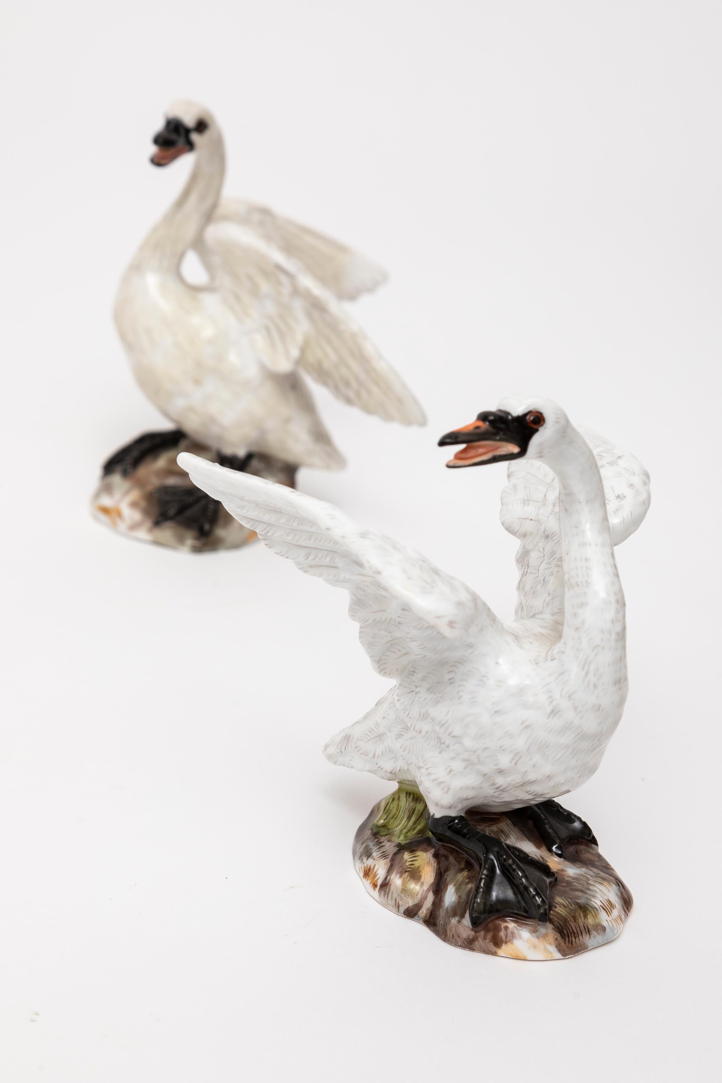 A Pair of Early 19th Century Meissen Porcelain Figures of Swans For Sale 2