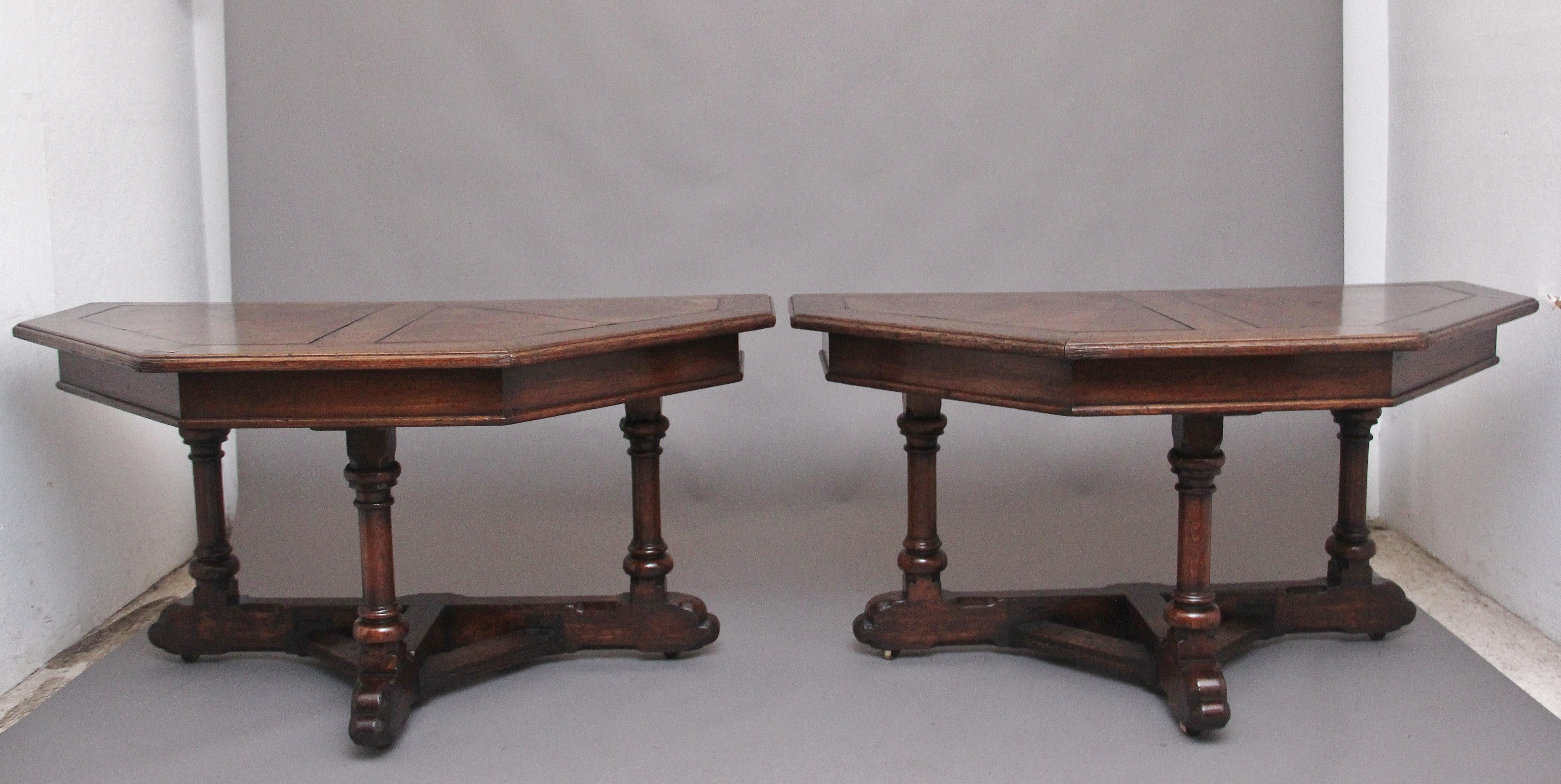 William IV Pair of Early 19th Century Oak Console Tables For Sale