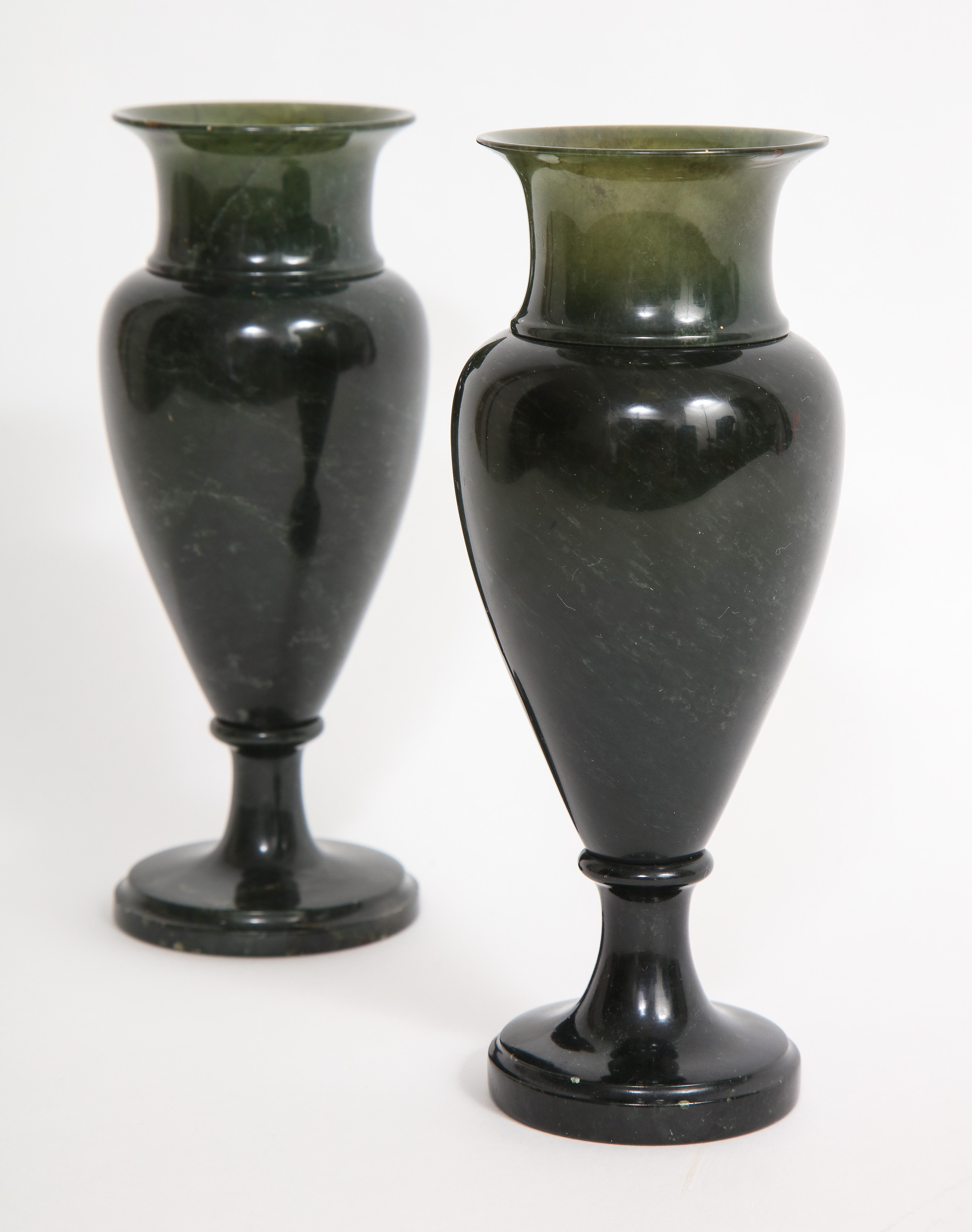 Pair of Early 19th Century Russian Hand-Carved Spinach Green Jade Vases In Good Condition For Sale In New York, NY