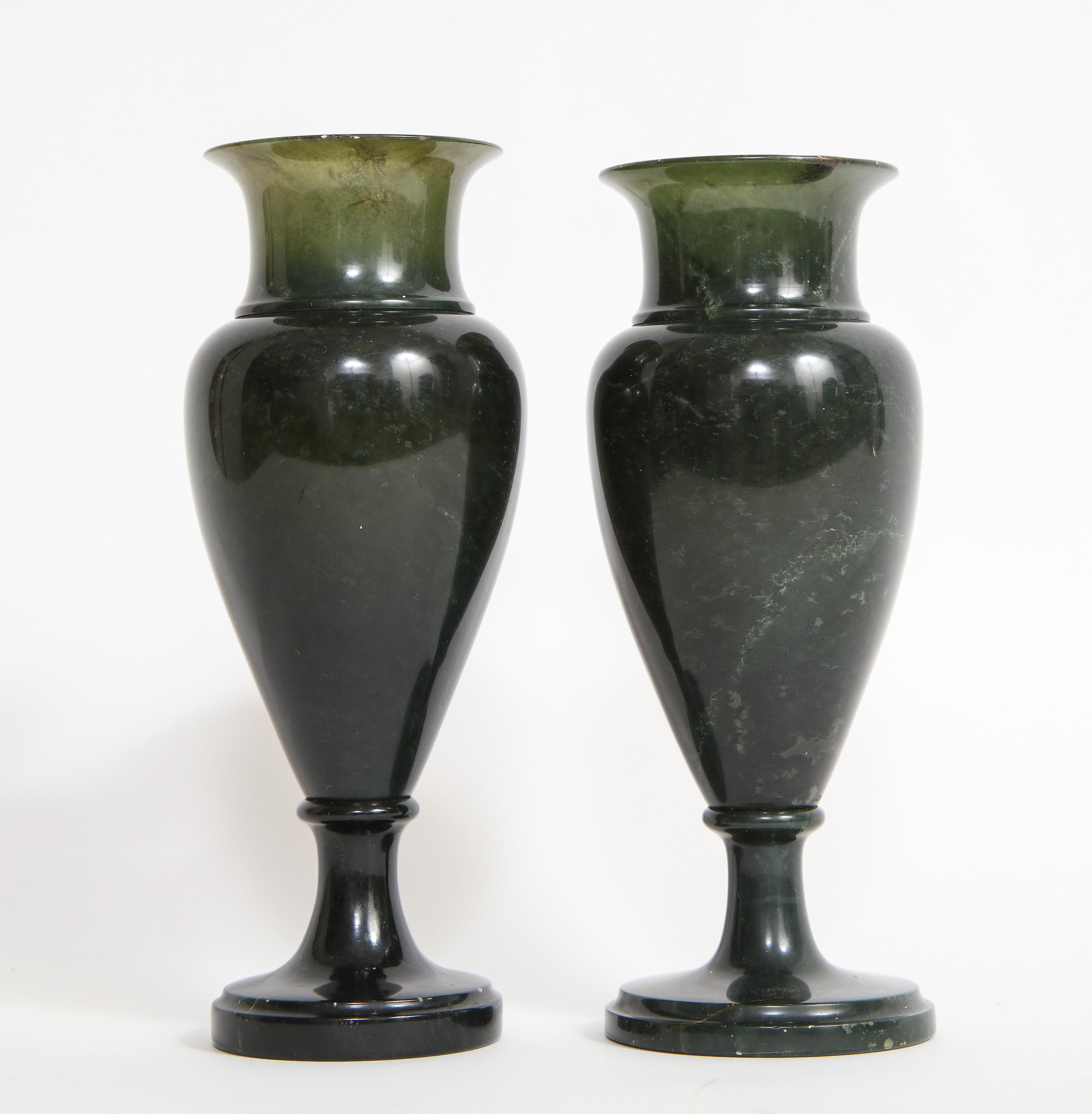 Pair of Early 19th Century Russian Hand-Carved Spinach Green Jade Vases In Good Condition For Sale In New York, NY