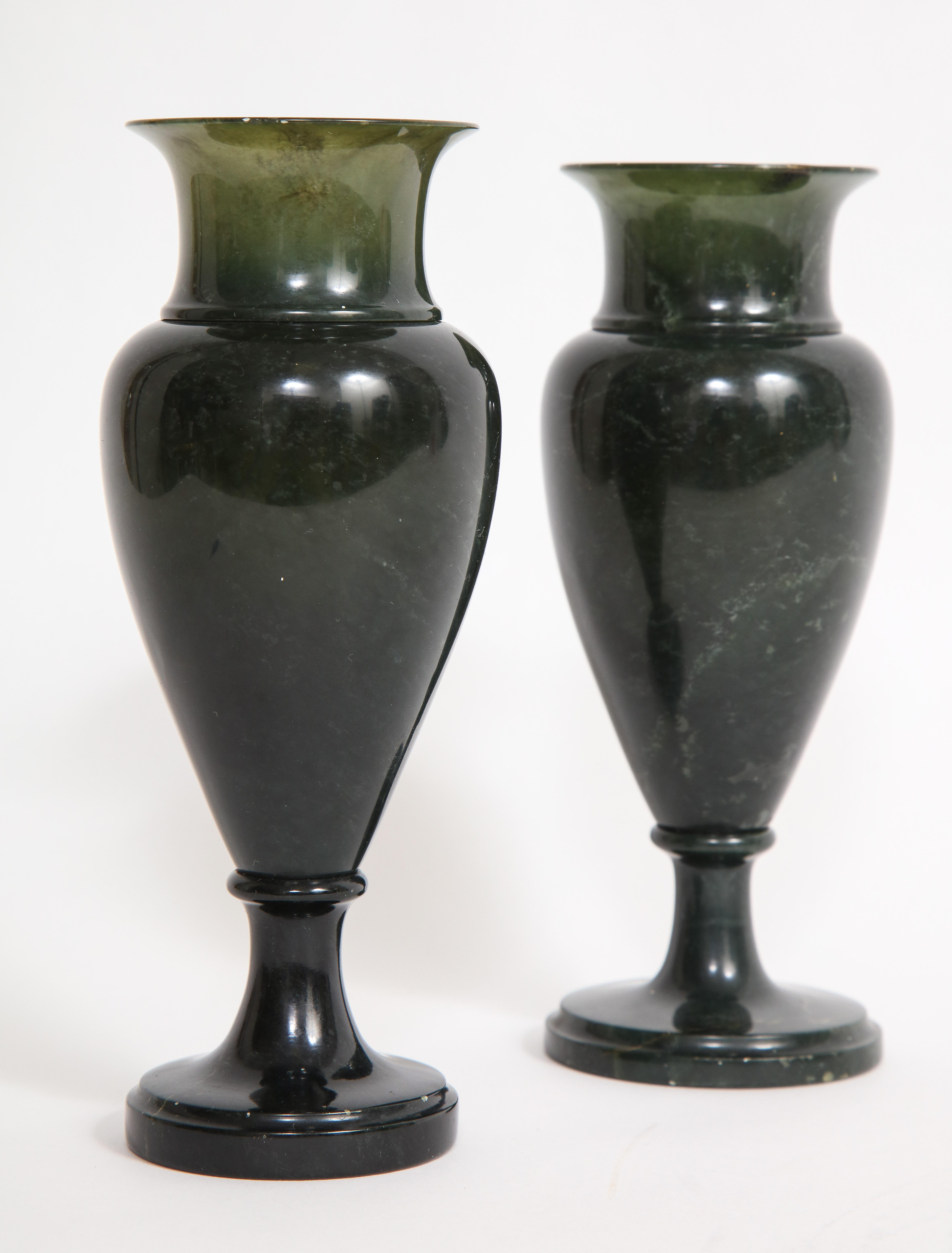Pair of Early 19th Century Russian Hand-Carved Spinach Green Jade Vases For Sale 4