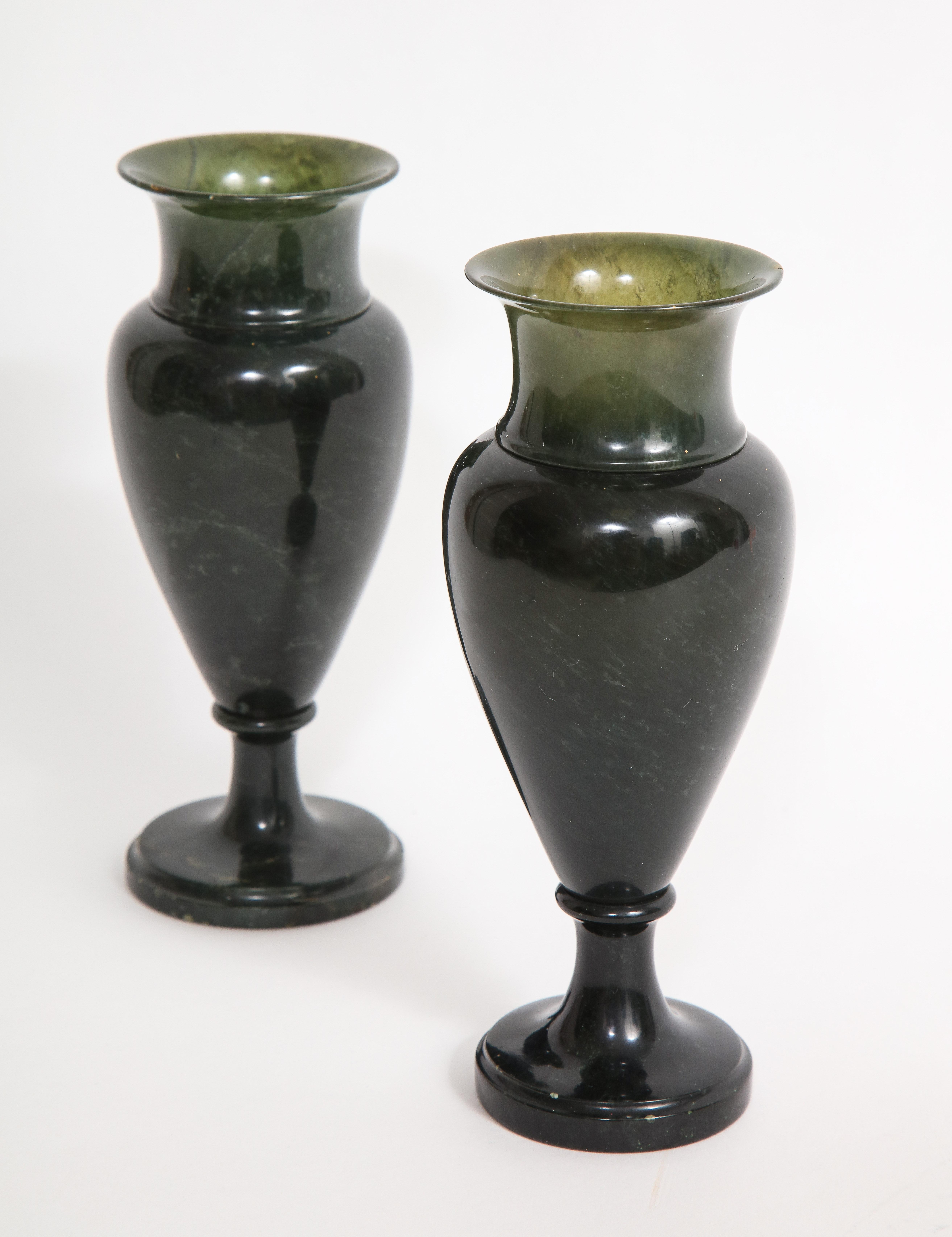 Pair of Early 19th Century Russian Hand-Carved Spinach Green Jade Vases For Sale 5
