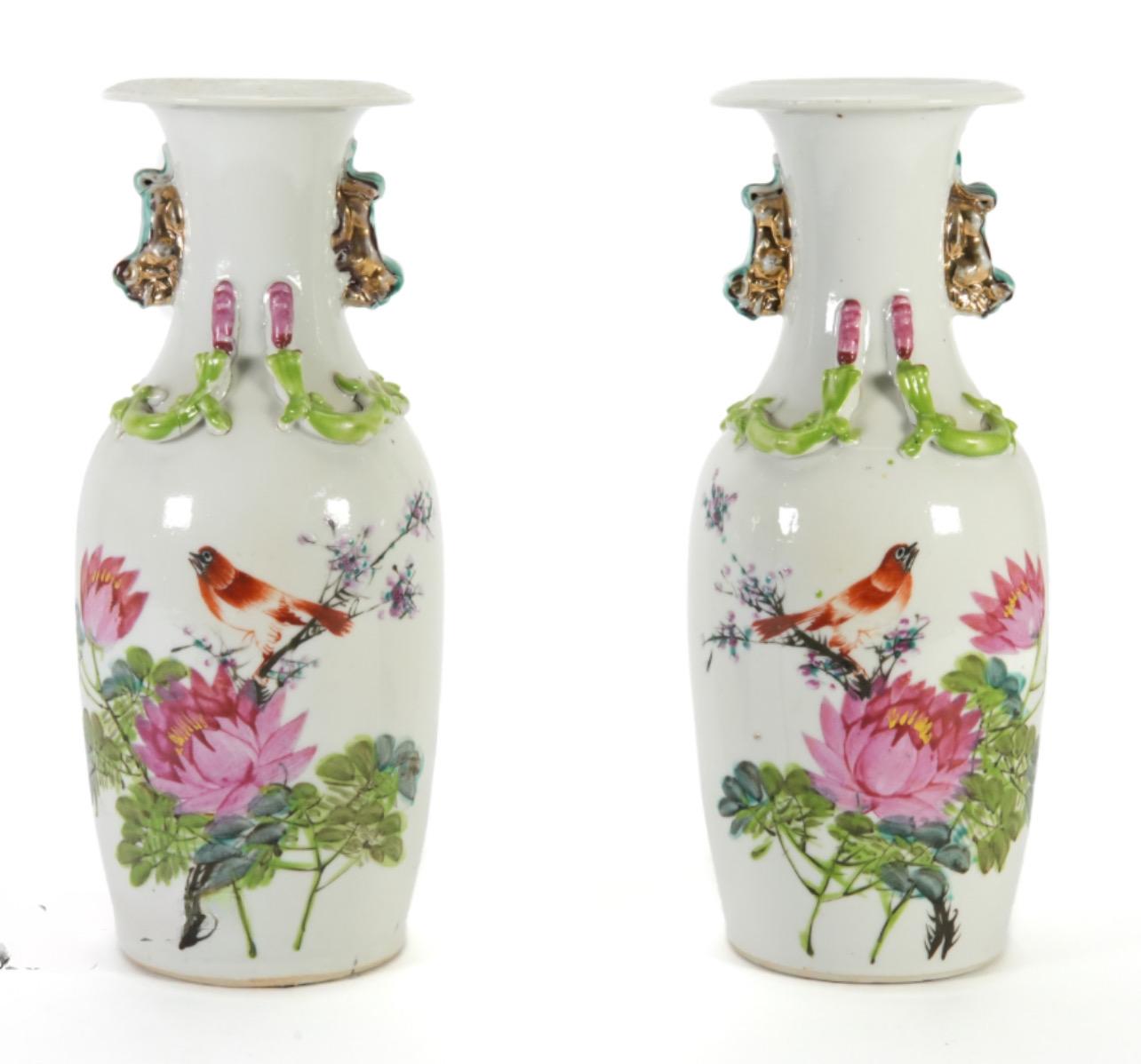 A pair of early 20th C Chinese Famille Rose Porcelain Vases For Sale 6