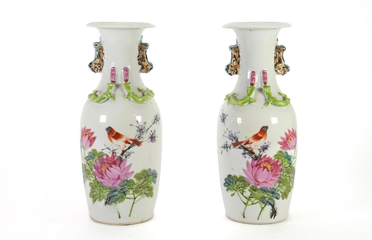 A pair of early 20th C Chinese Famille Rose Porcelain Vases For Sale 9