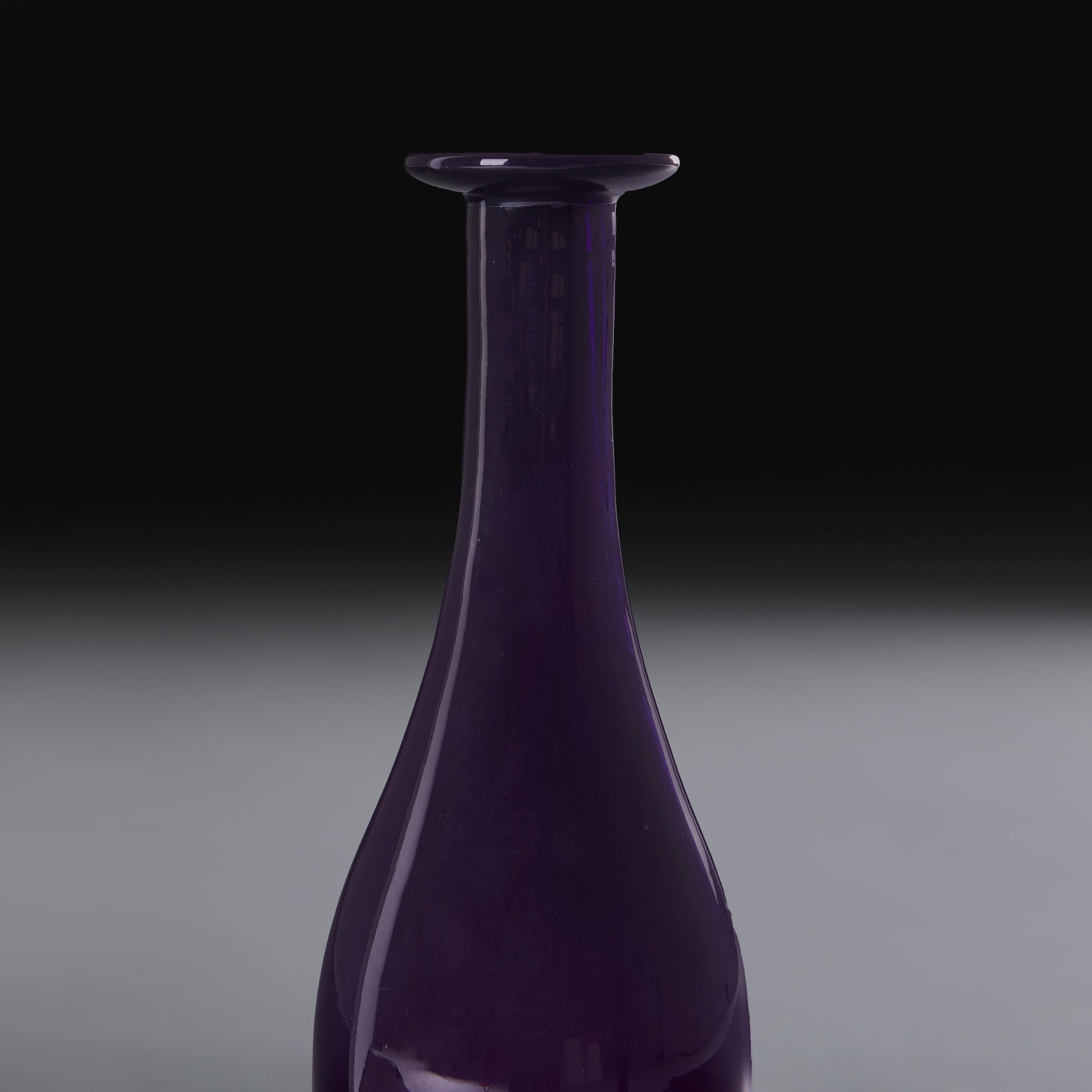 English A Pair of Early 20th Century Amethyst Purple Glass Water Carafes For Sale