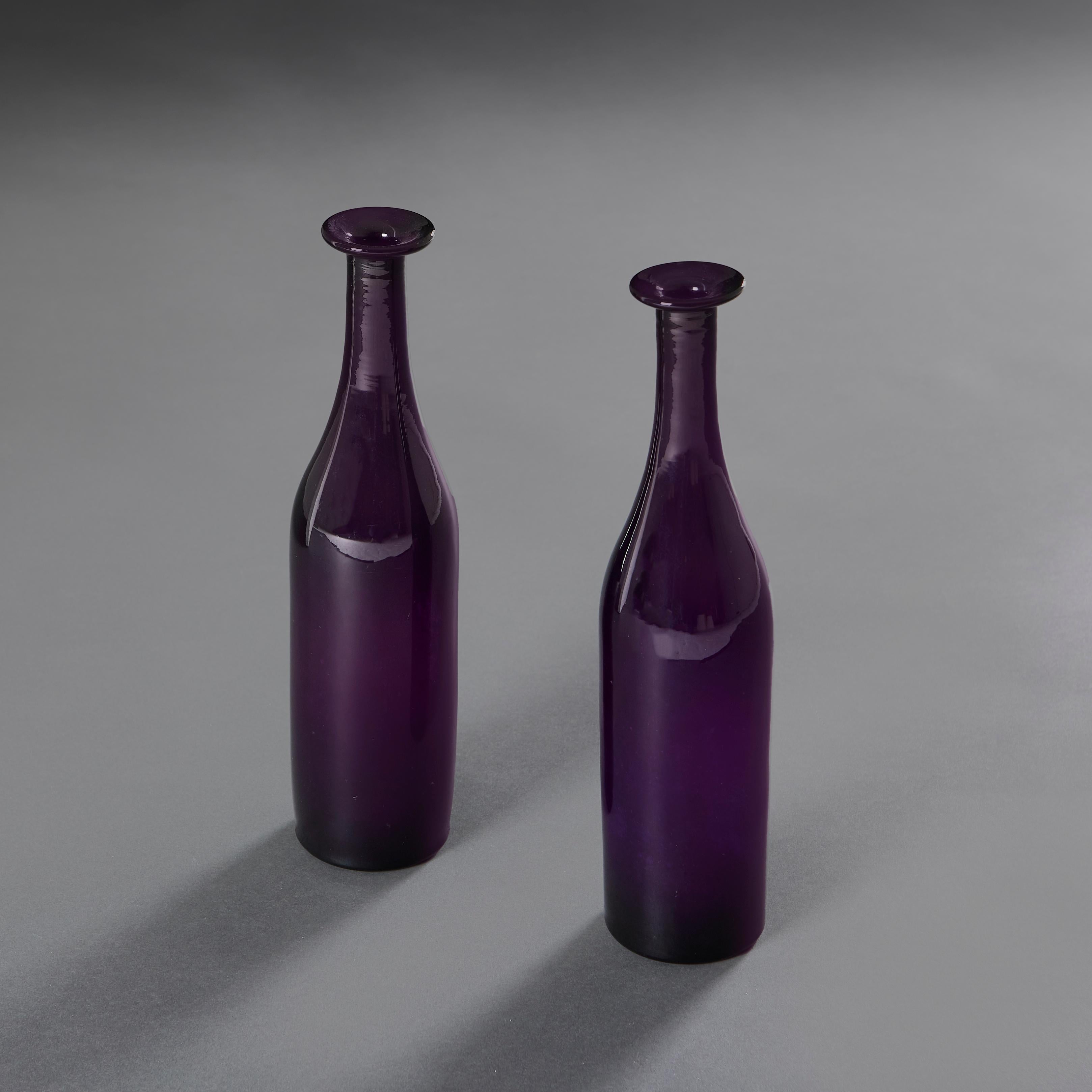 A Pair of Early 20th Century Amethyst Purple Glass Water Carafes For Sale 1