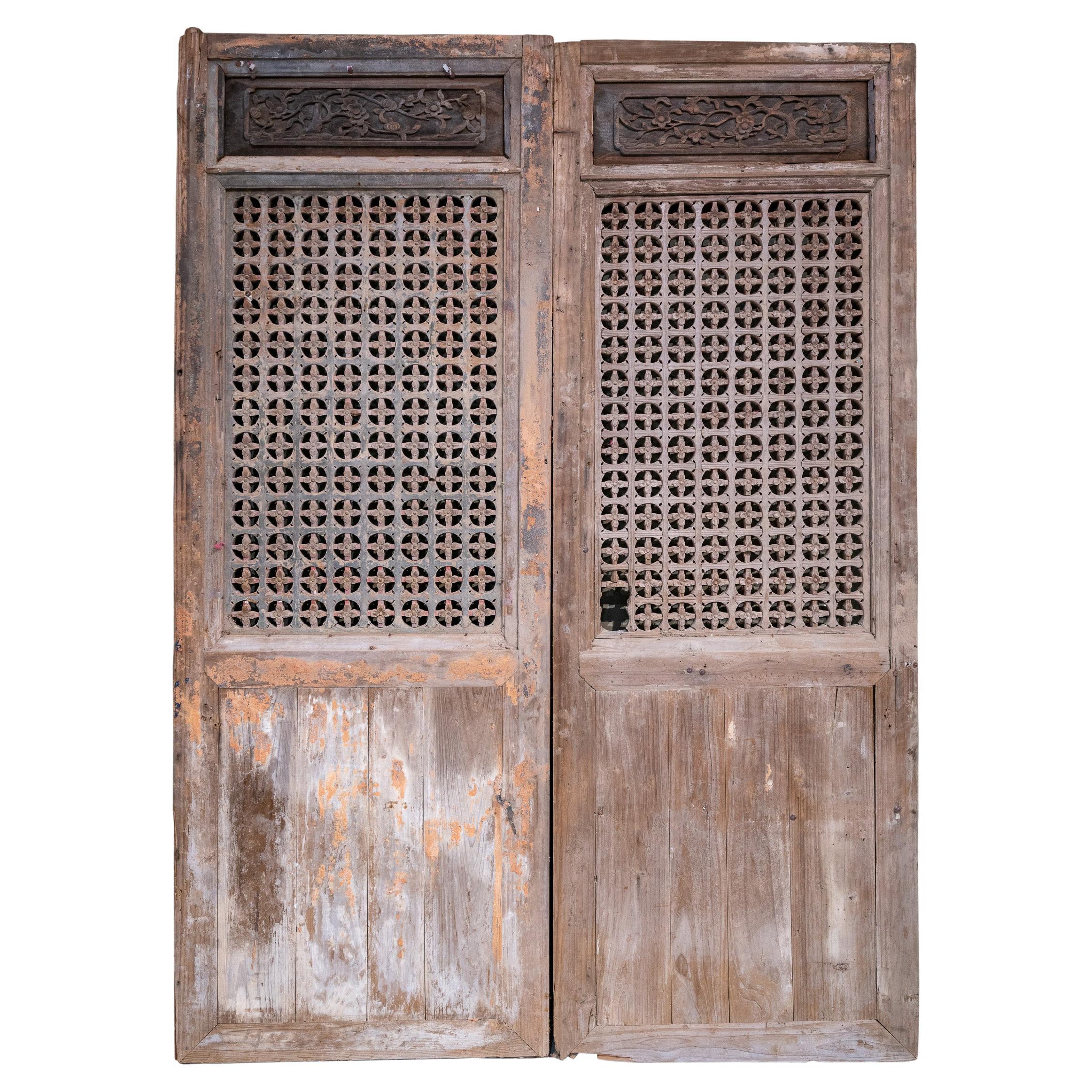 Paire de panneaux de porte chinois du début du XXe siècle en vente