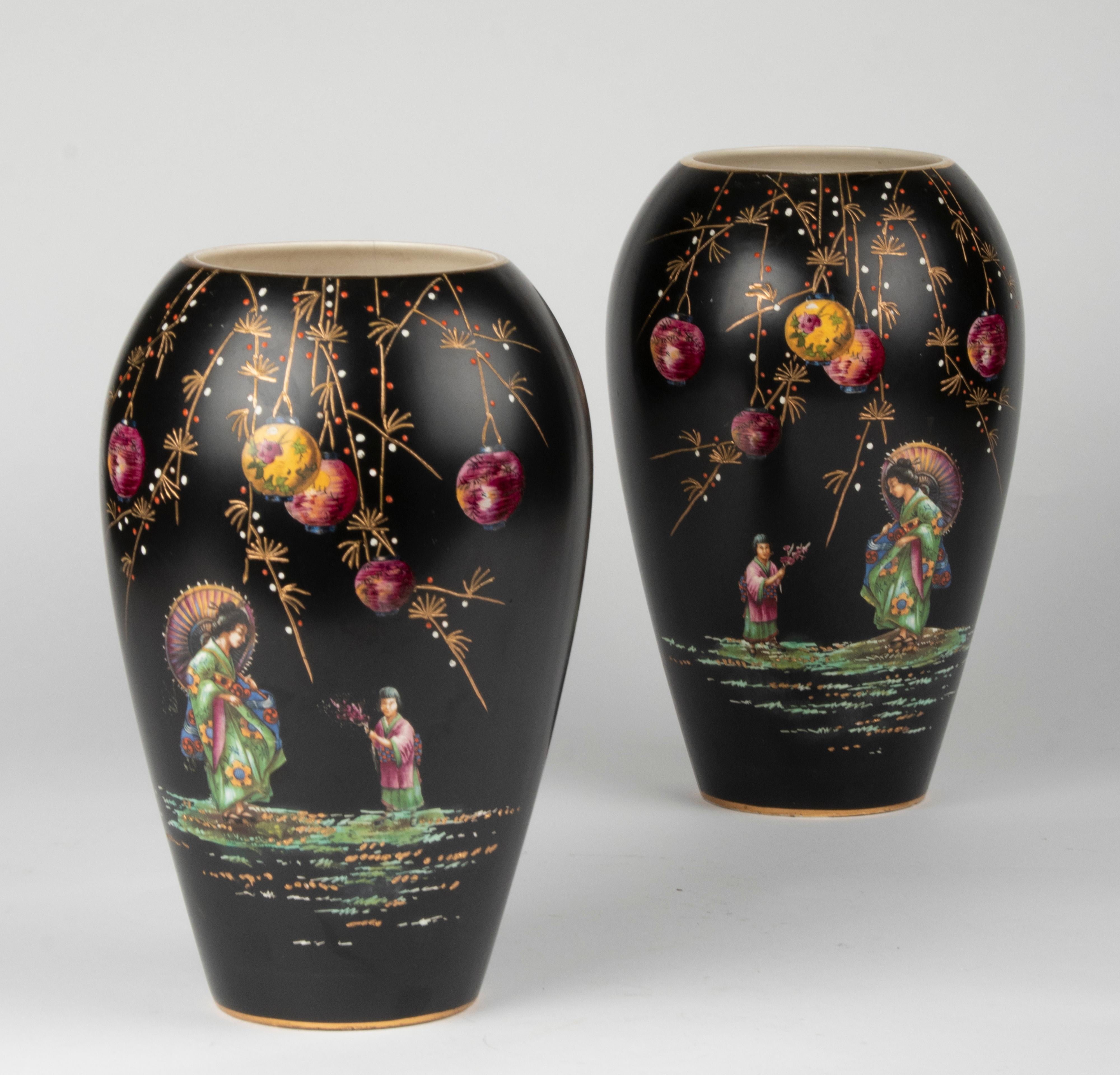 Paire de vases en céramique anglaise du début du XXe siècle en vente 5