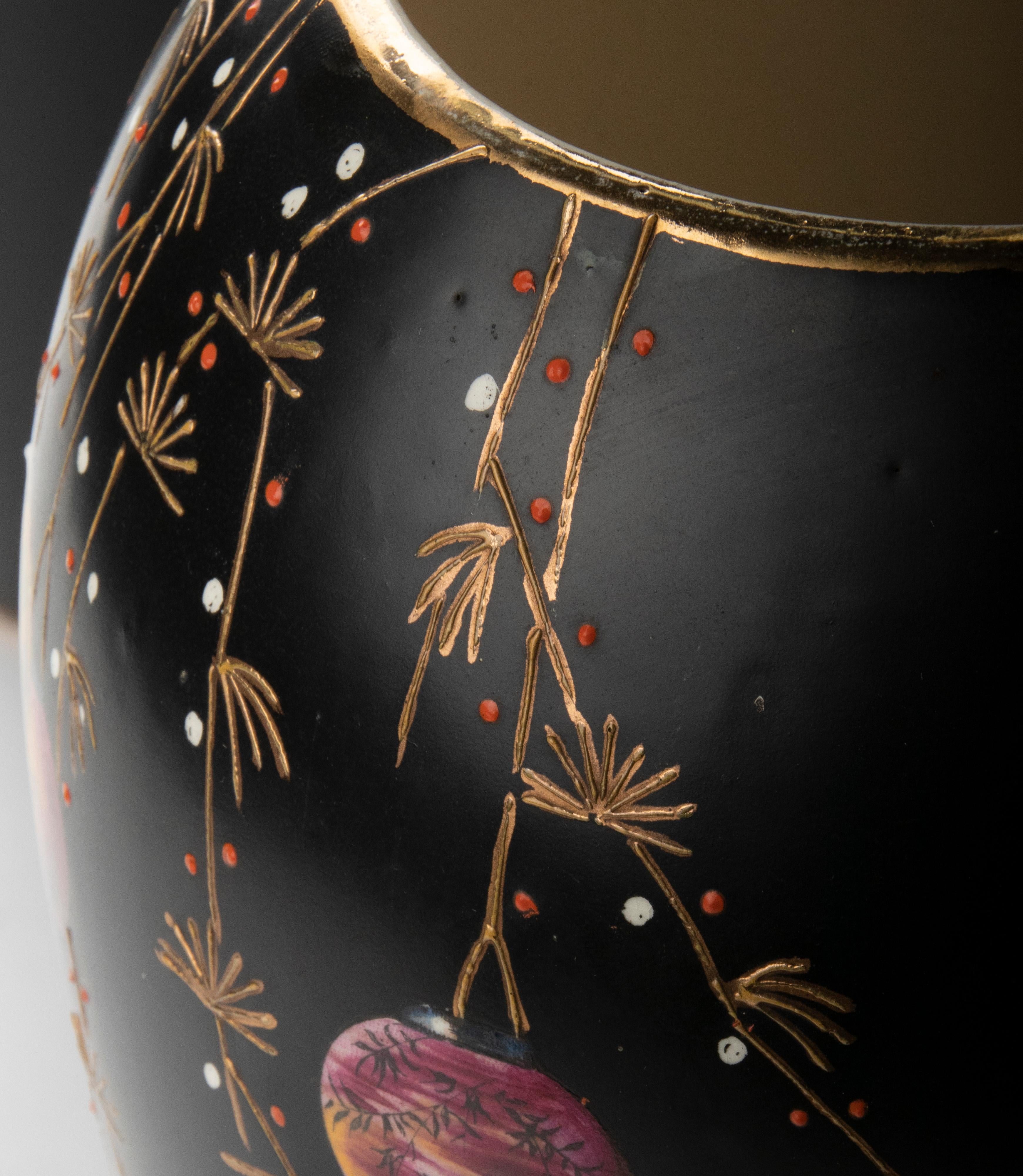 Paire de vases en céramique anglaise du début du XXe siècle en vente 11