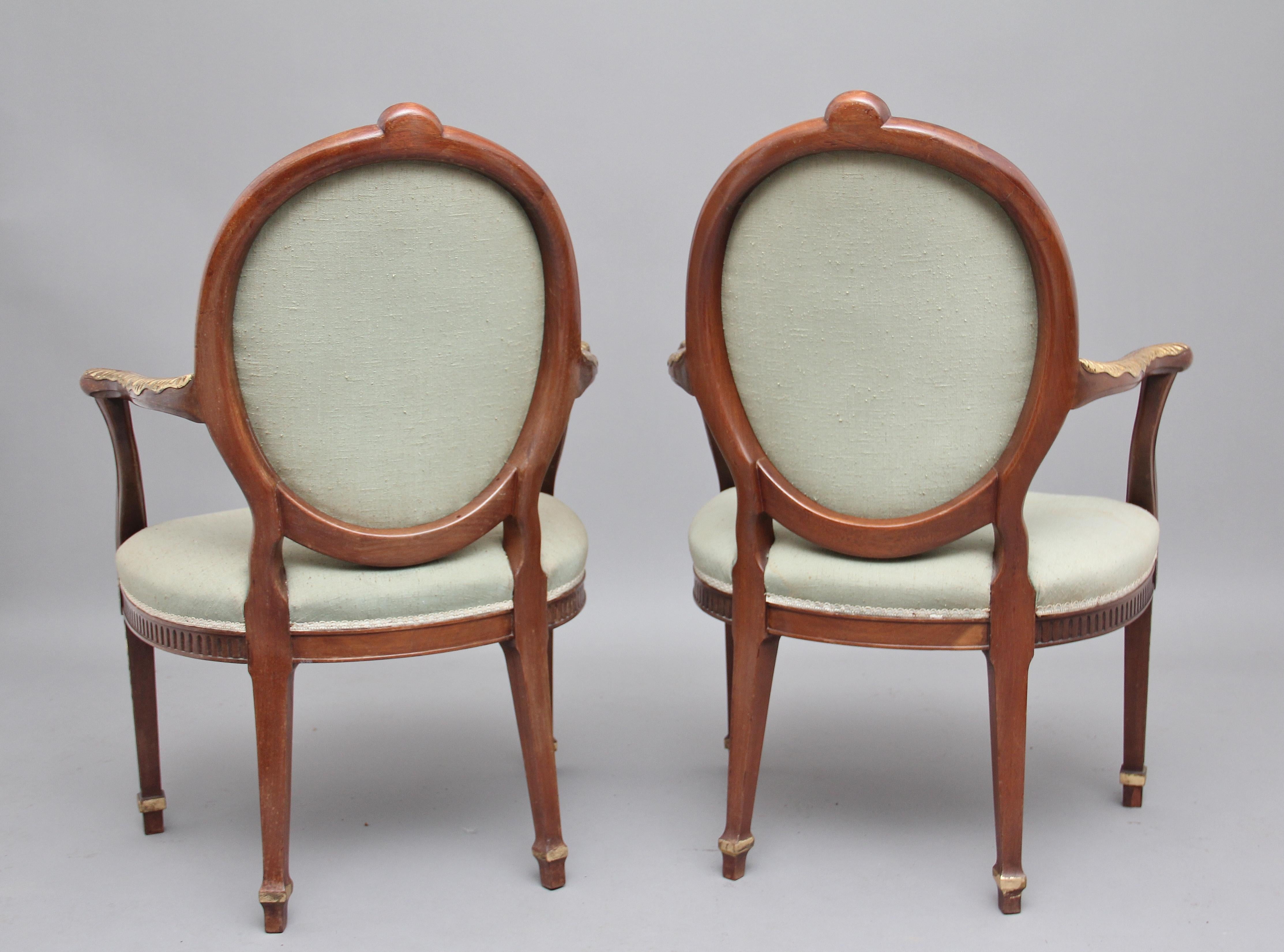 English Pair of Early 20th Century Mahogany Open Armchairs
