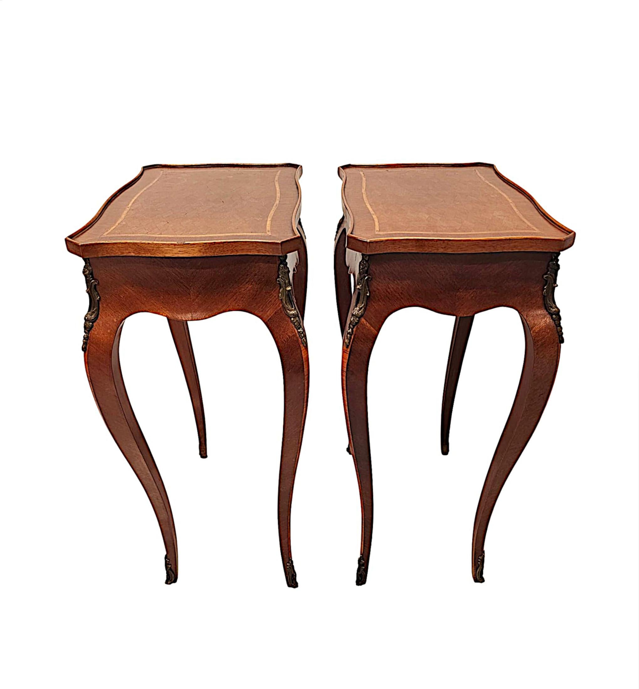 A  Paar Ormolu-Beistelltische des frühen 20. Jahrhunderts mit Parkettdetails im Angebot 2