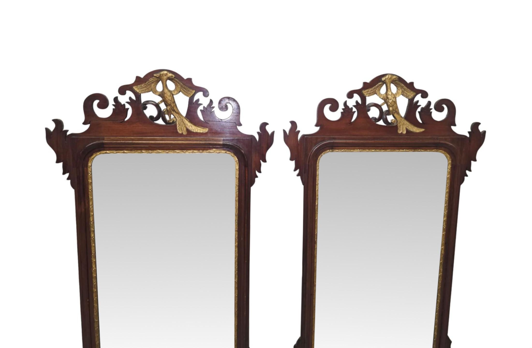 Georgiano Coppia di specchi da molo dei primi del Novecento in stile georgiano Chippendale in vendita