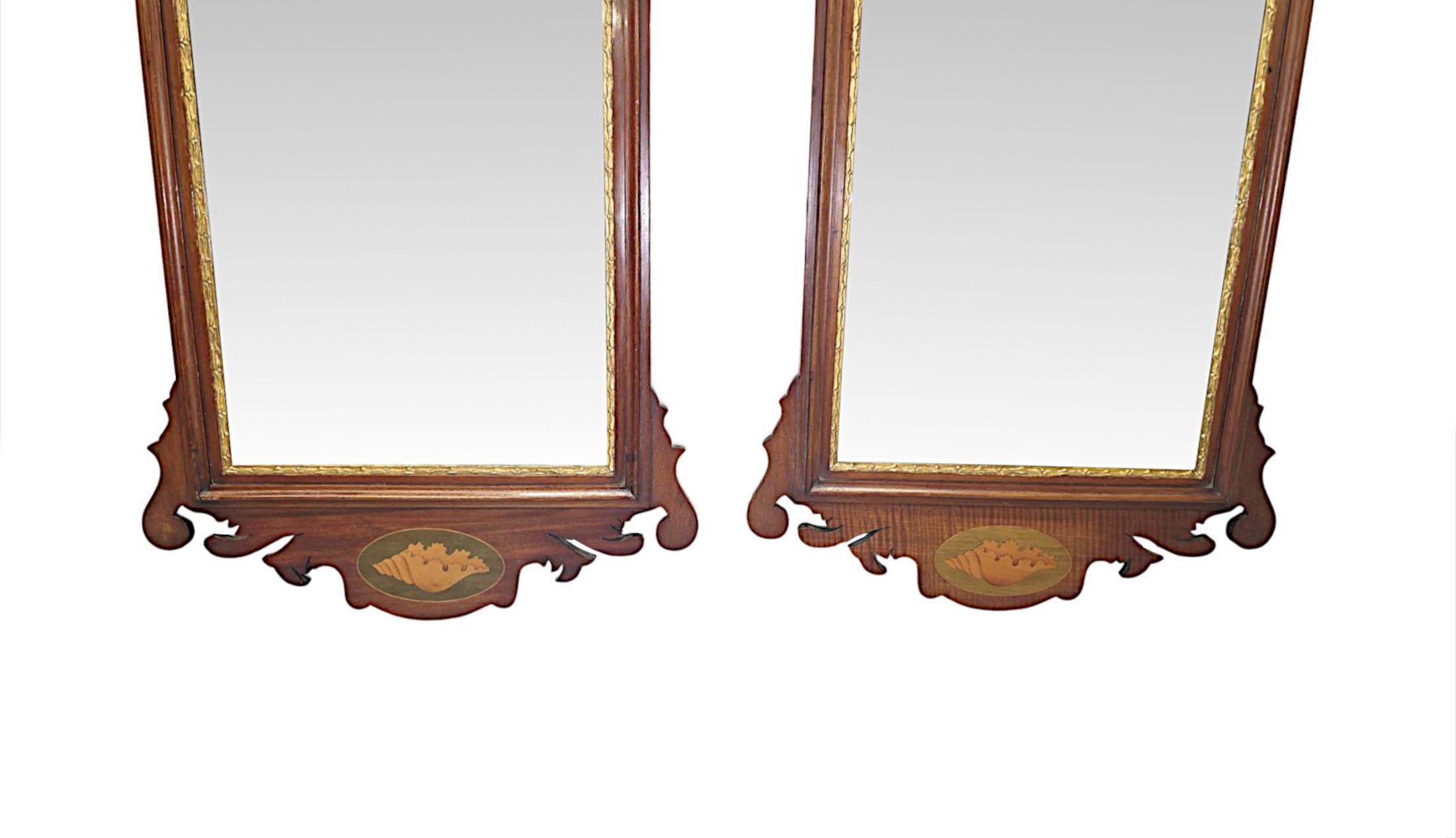 Inglese Coppia di specchi da molo dei primi del Novecento in stile georgiano Chippendale in vendita