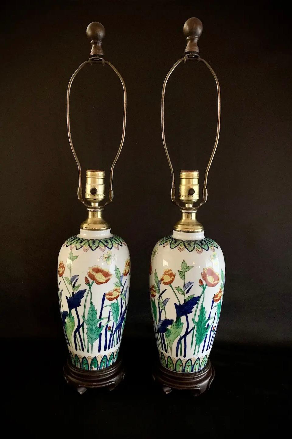 A Pair of Early 20th Century Thai Porcelain Table Lamps For Sale 5