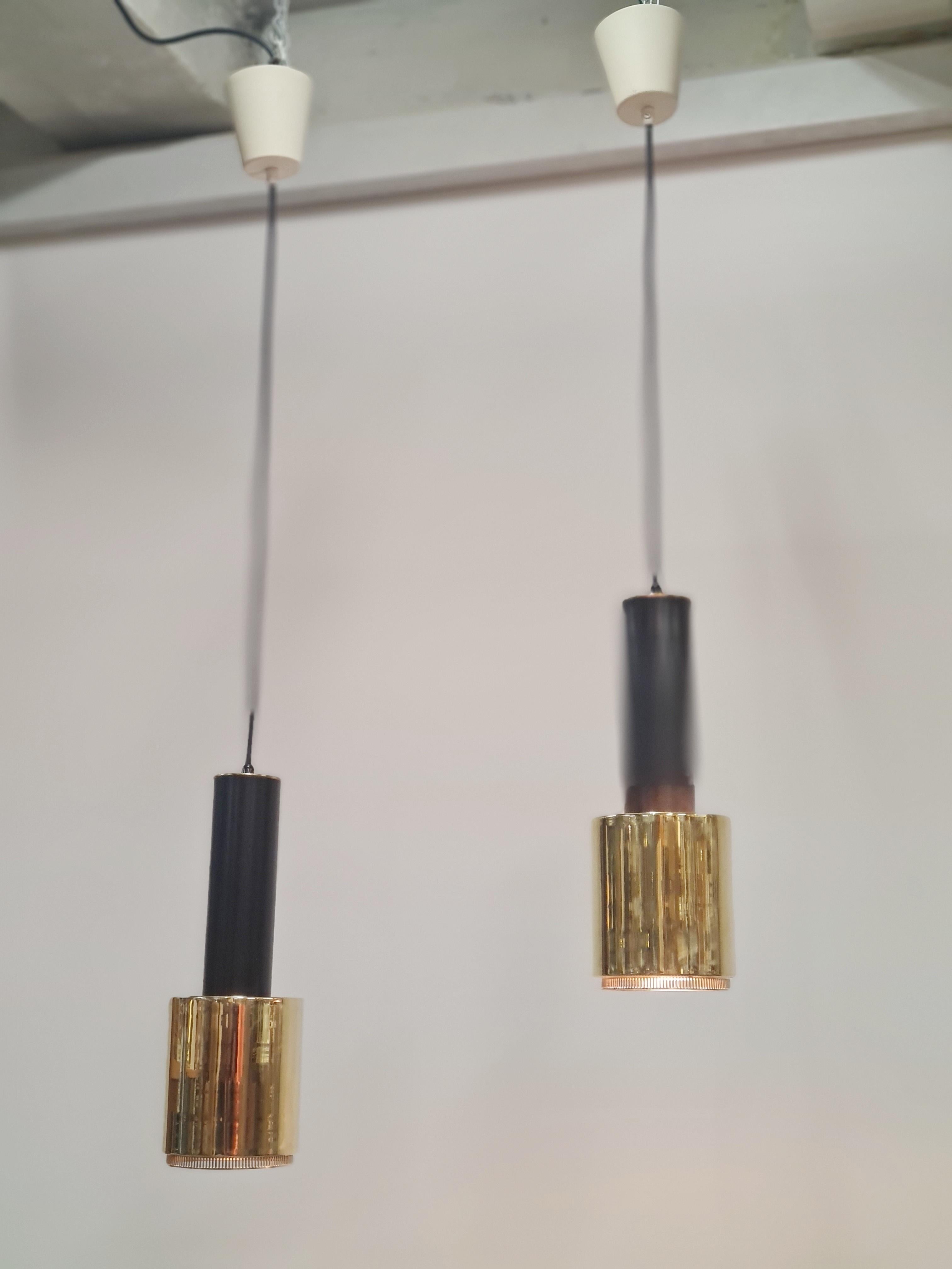 Coppia di ciondoli a forma di granata a mano A110 di Alvar Aalto in ottone e nero, Valaistustyö anni '50 in vendita 4