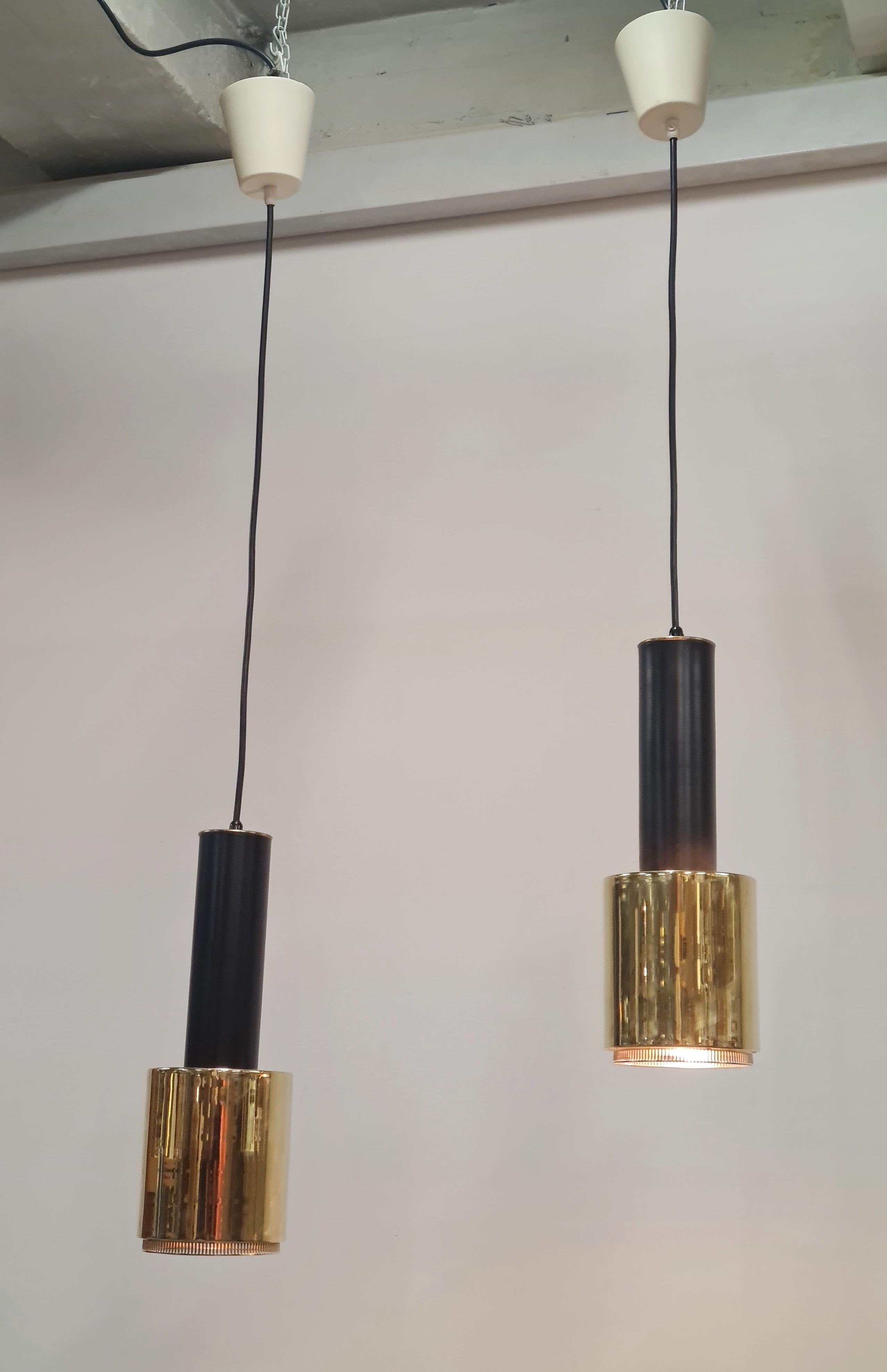 Coppia di ciondoli a forma di granata a mano A110 di Alvar Aalto in ottone e nero, Valaistustyö anni '50 in vendita 2