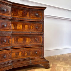 Un par de armarios italianos de principios del siglo XVIII