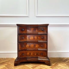 Un par de armarios italianos de principios del siglo XVIII