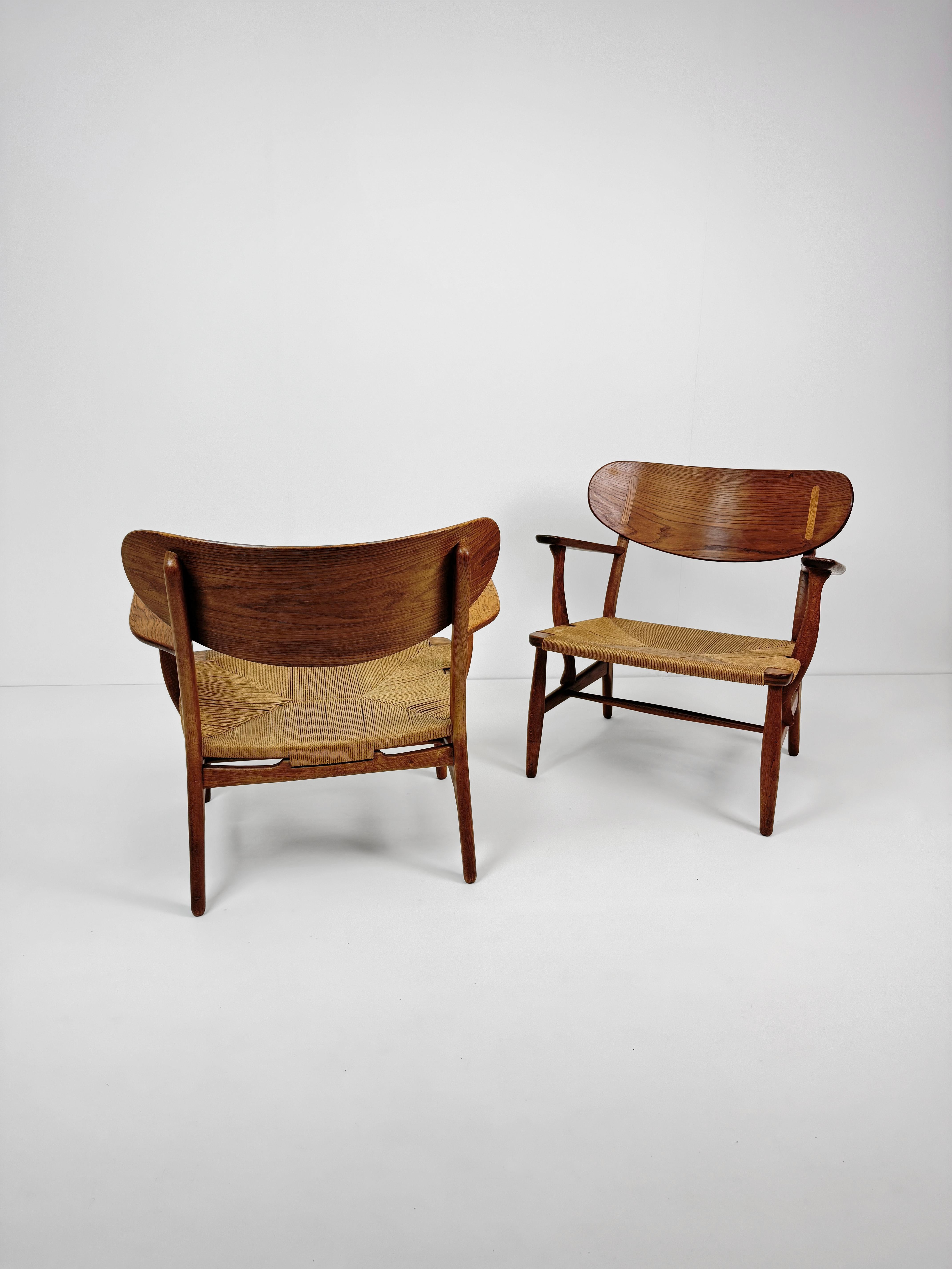 Milieu du XXe siècle Paire d'anciennes tables CH22 en Oak de Hans J Wegner pour Carl Hansen & Søn, Danemark, années 1950 en vente