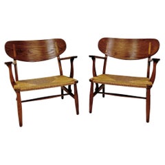 Pareja de antiguos CH22 de roble de Hans J. Wegner para Carl Hansen & Søn, Dinamarca Años 50