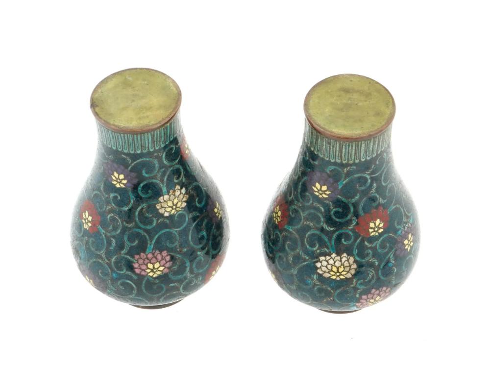 A Pair of Early Japanese Cloisonne Enamel Vase, School of Namikawa In Good Condition In New York, NY