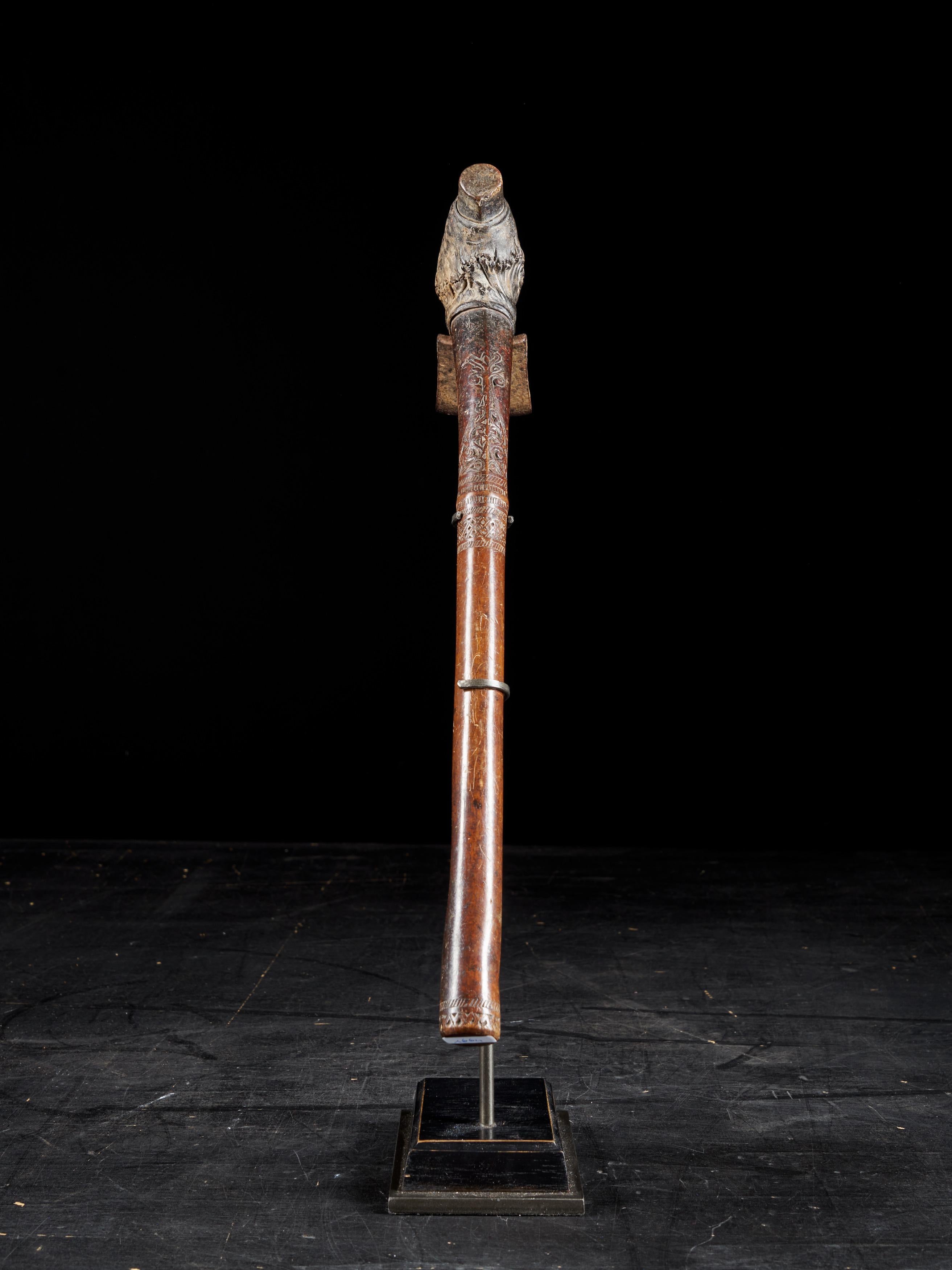 Paire d'outils Adze de style Ethno, décorés de cérémonies tribales des premiers autochtones en vente 13