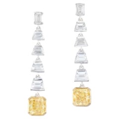 Paire de boucles d'oreilles en or blanc jaune intense 2.66Ct VVS2 et VS1