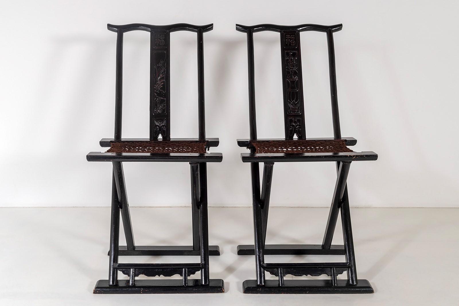 20th Century A Pair of Ebonised Chinese Folding Occasional Hall Side Chairs Late Qing For Sale