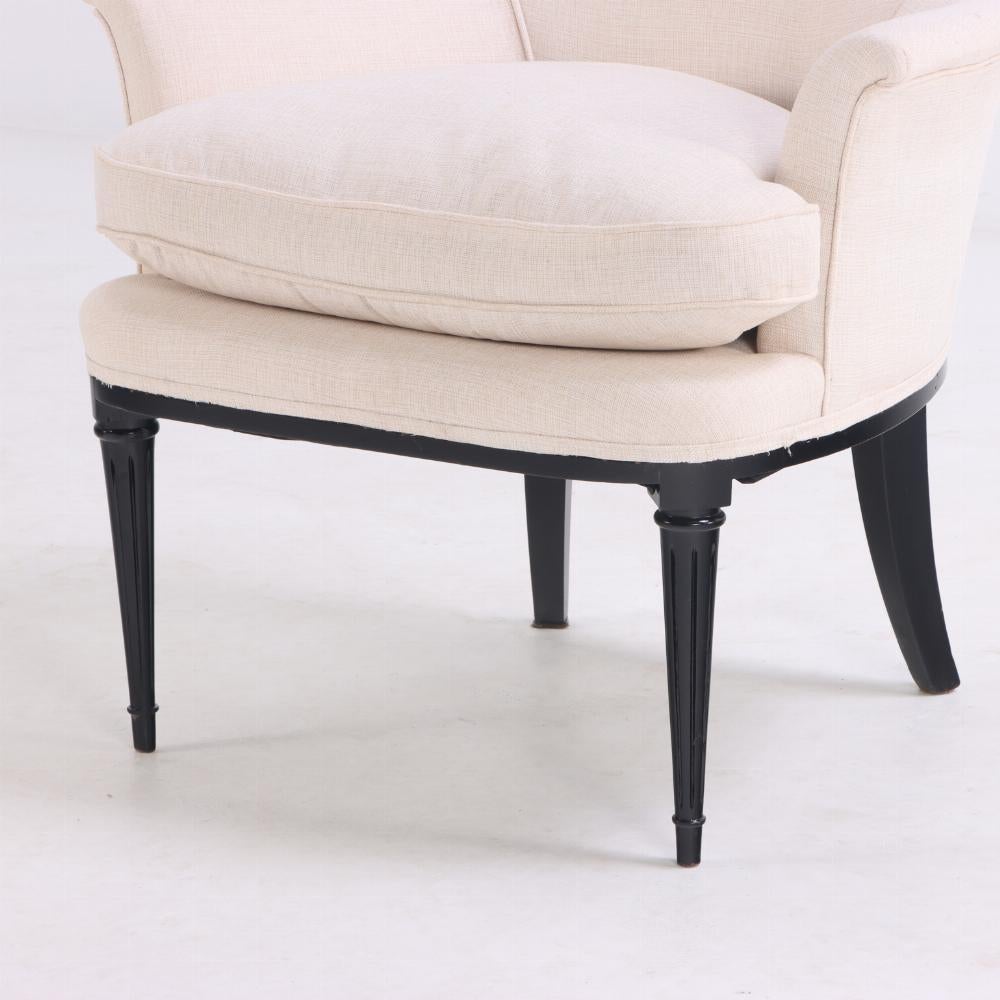 Mid-Century moderno Coppia di poltrone ebanizzate e imbottite, C. 1950. in vendita